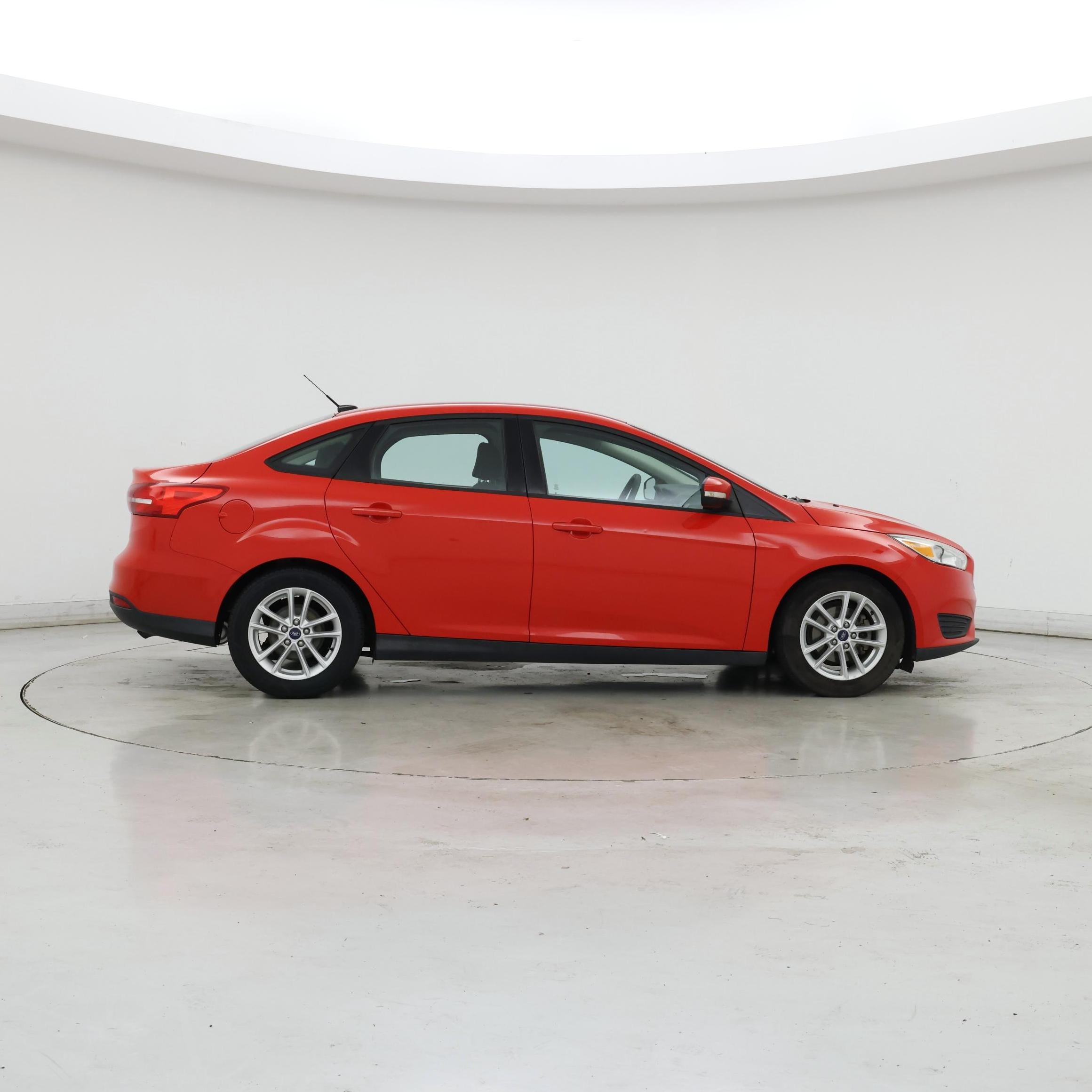 Thumbnail: 2016 Ford Focus - 7