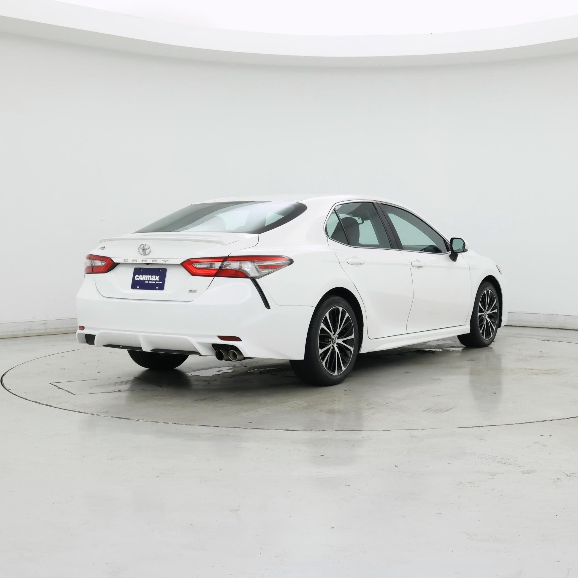 Thumbnail: 2018 Toyota Camry - 8