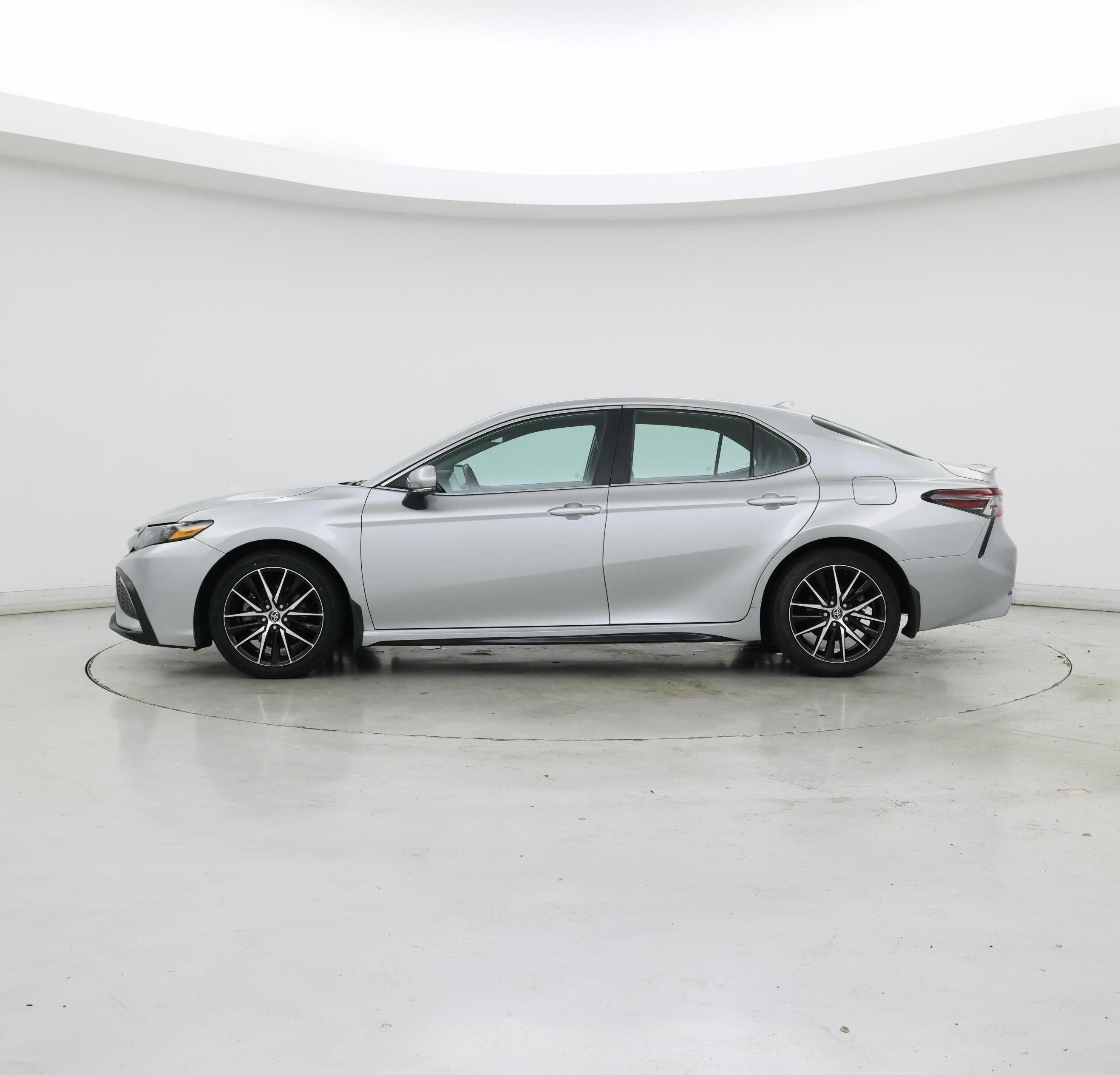 Thumbnail: 2022 Toyota Camry - 3