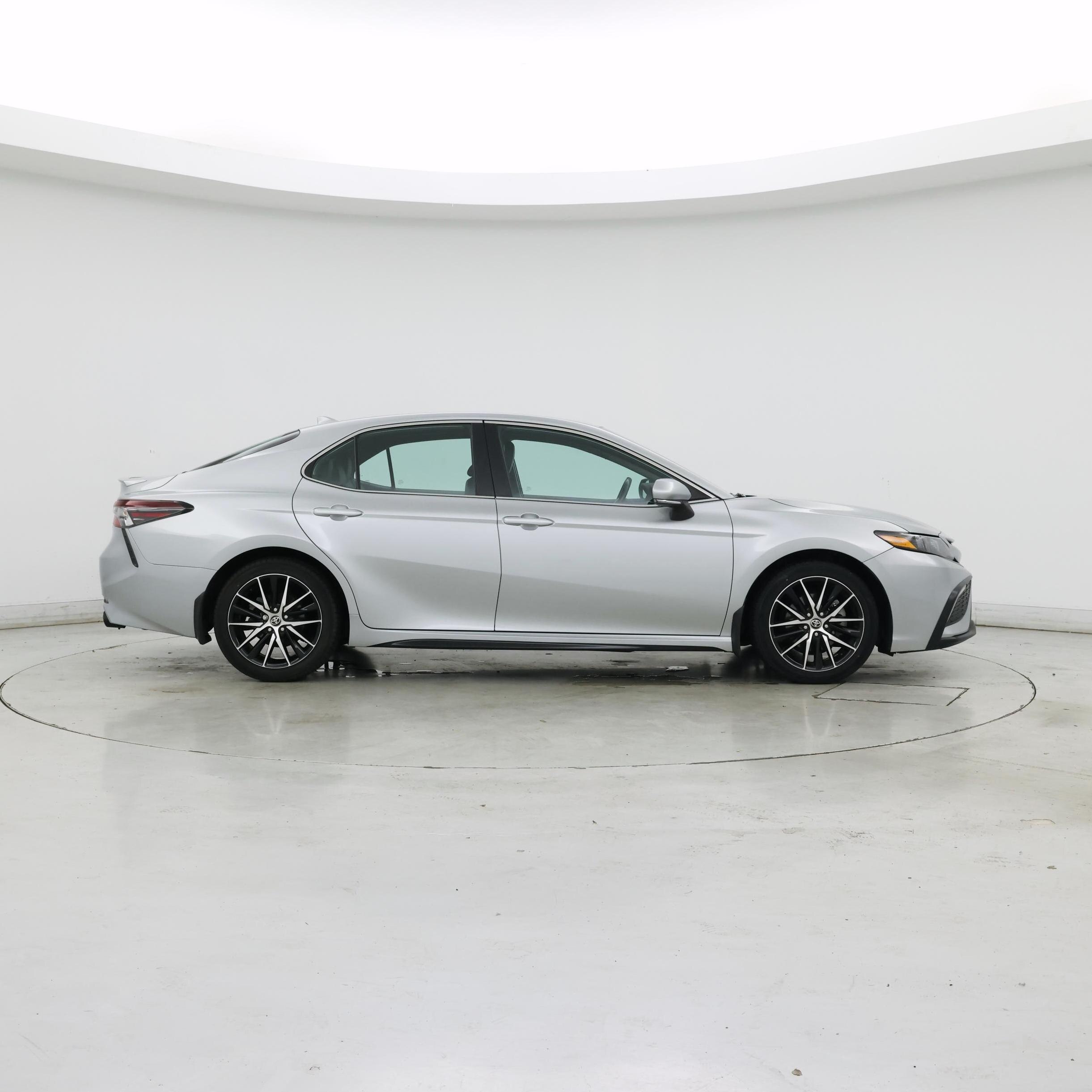 Thumbnail: 2022 Toyota Camry - 7