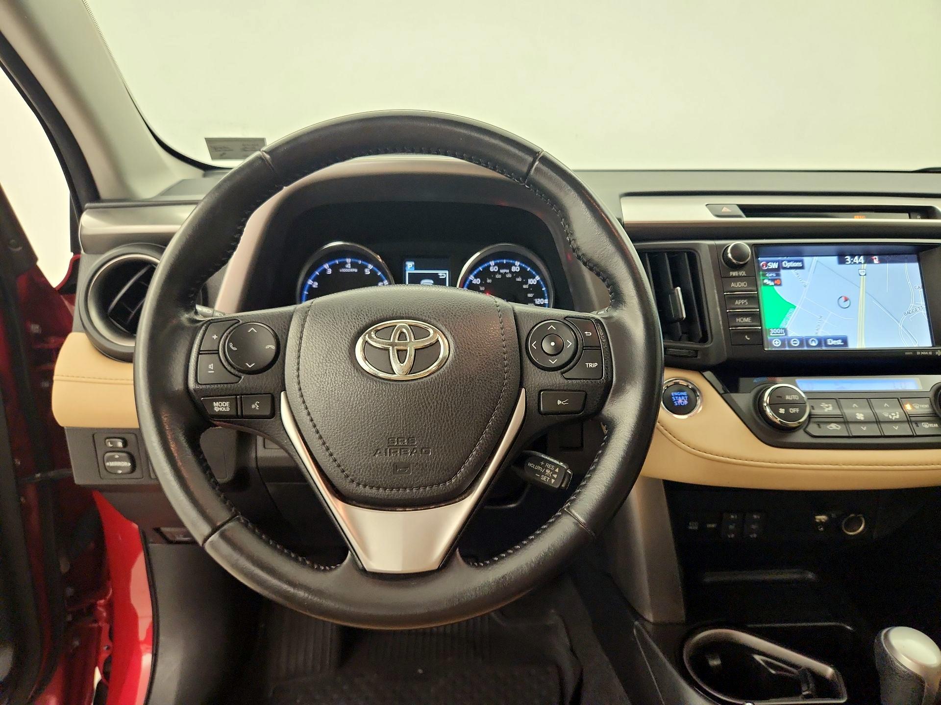 Thumbnail: 2016 Toyota RAV4 - 10