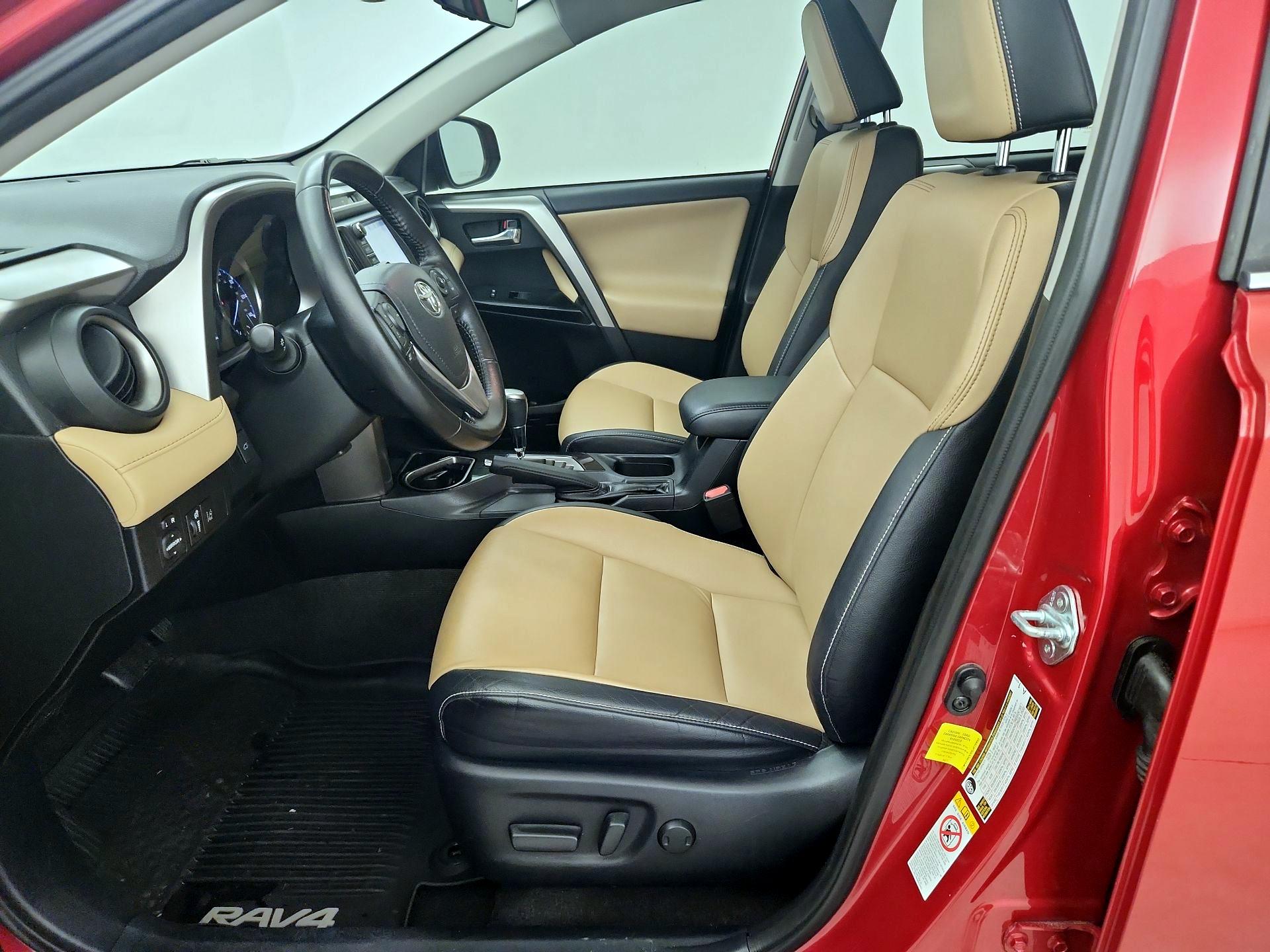 Thumbnail: 2016 Toyota RAV4 - 11