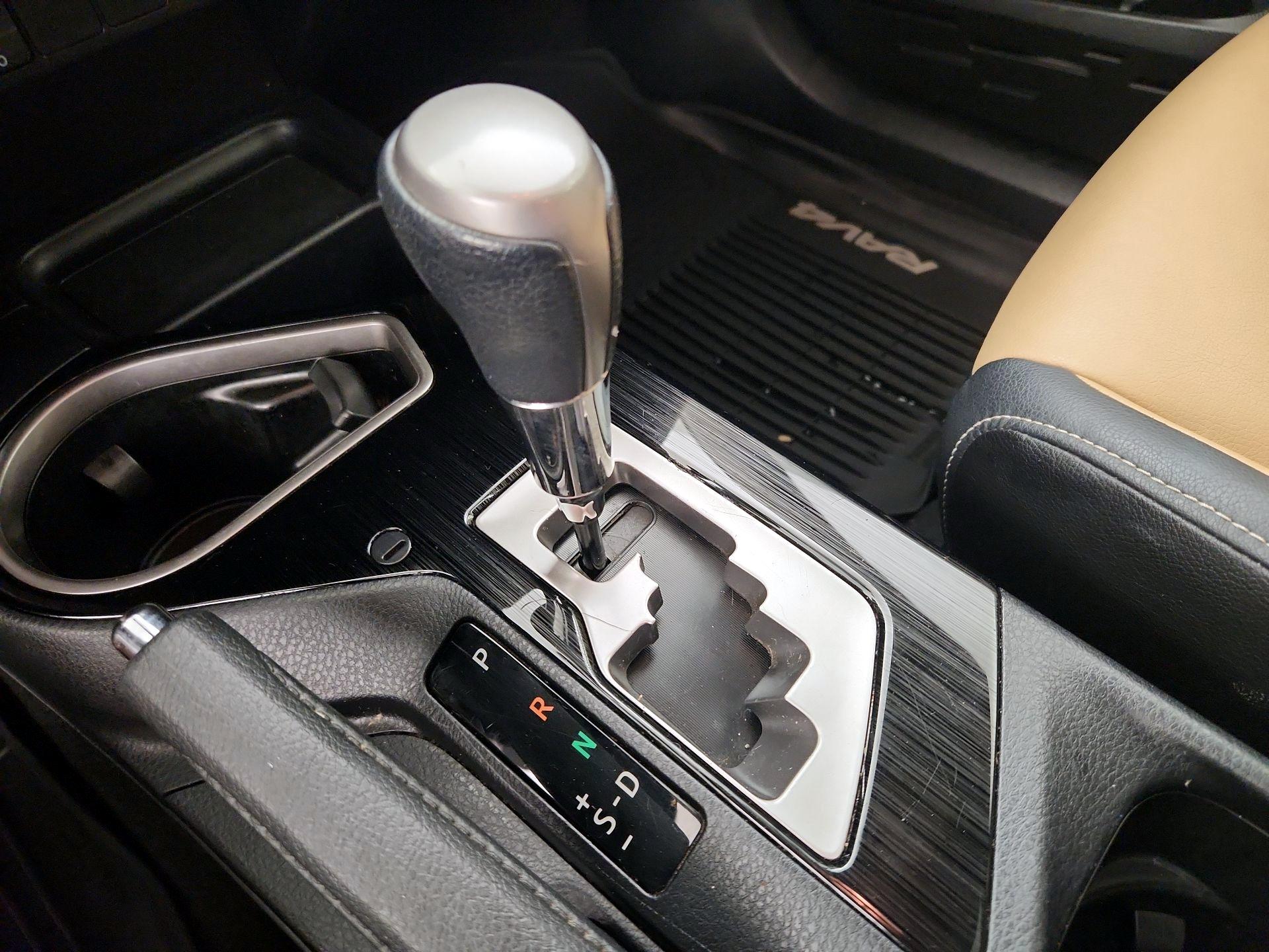Thumbnail: 2016 Toyota RAV4 - 18
