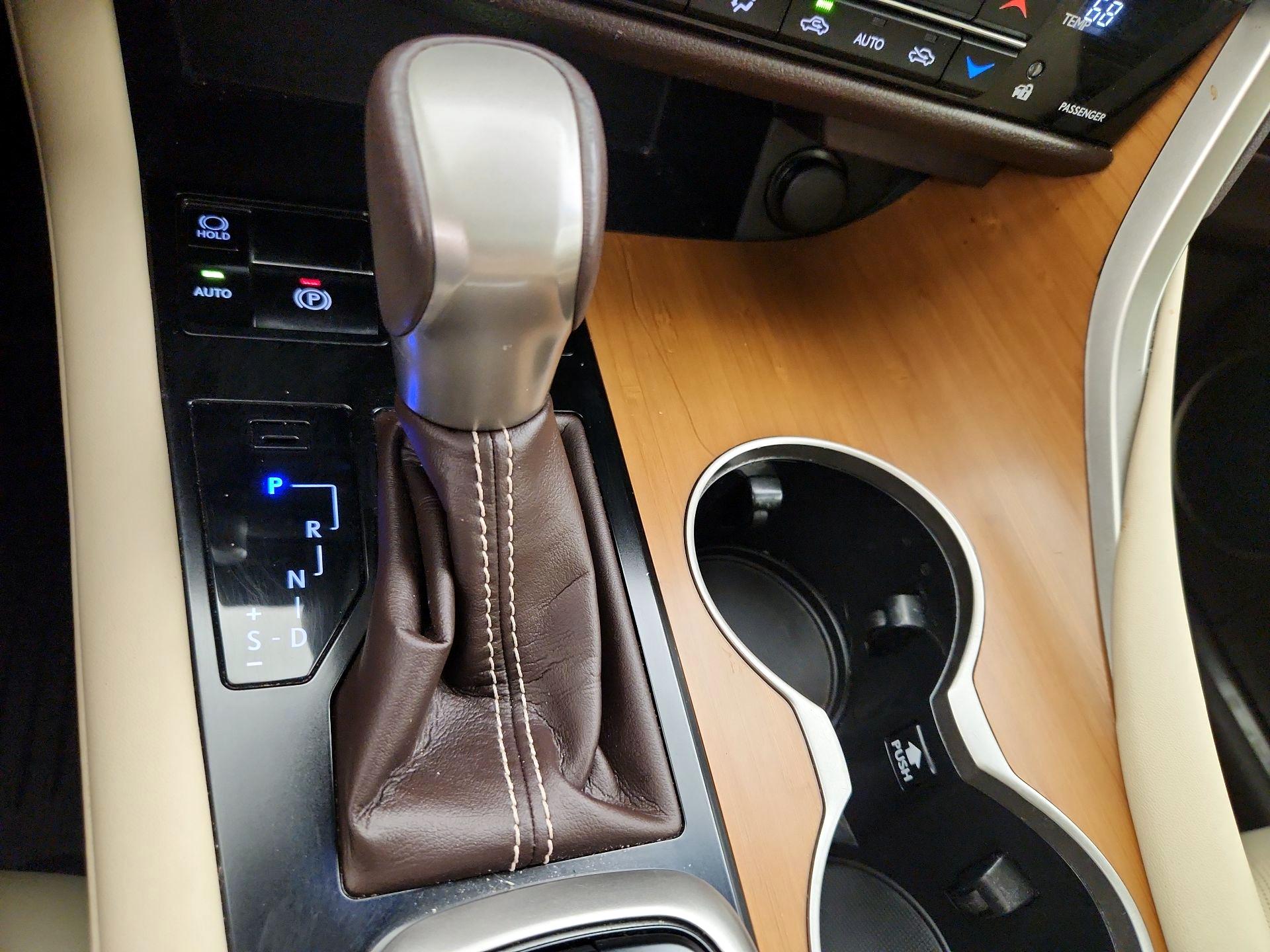 Thumbnail: 2018 Lexus RX - 18