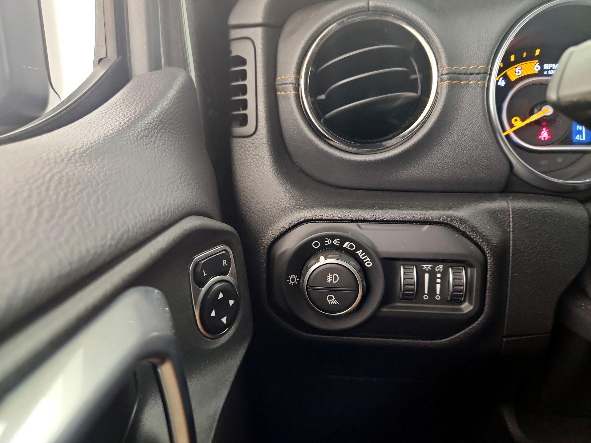 Thumbnail: 2021 Jeep Gladiator - 13