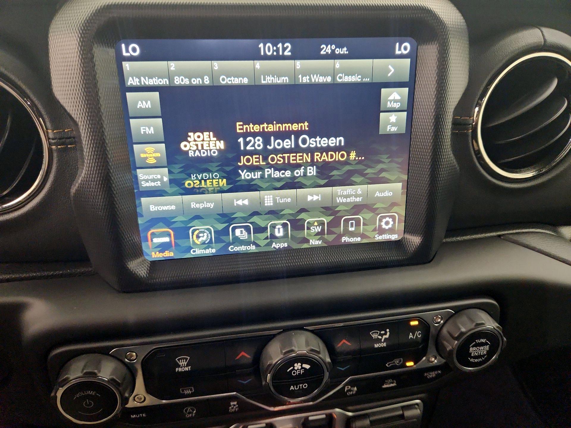Thumbnail: 2021 Jeep Gladiator - 16