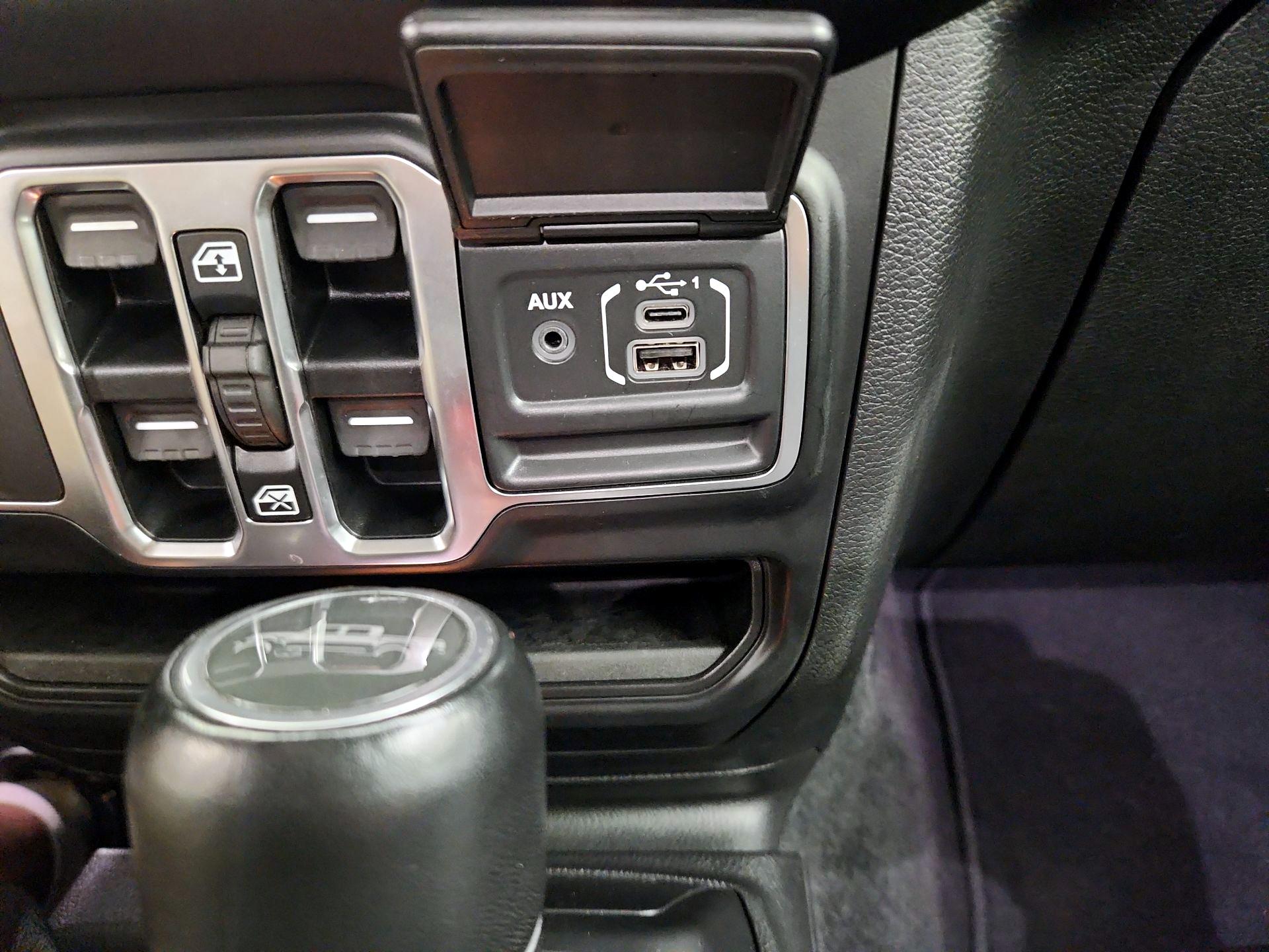 Thumbnail: 2021 Jeep Gladiator - 19