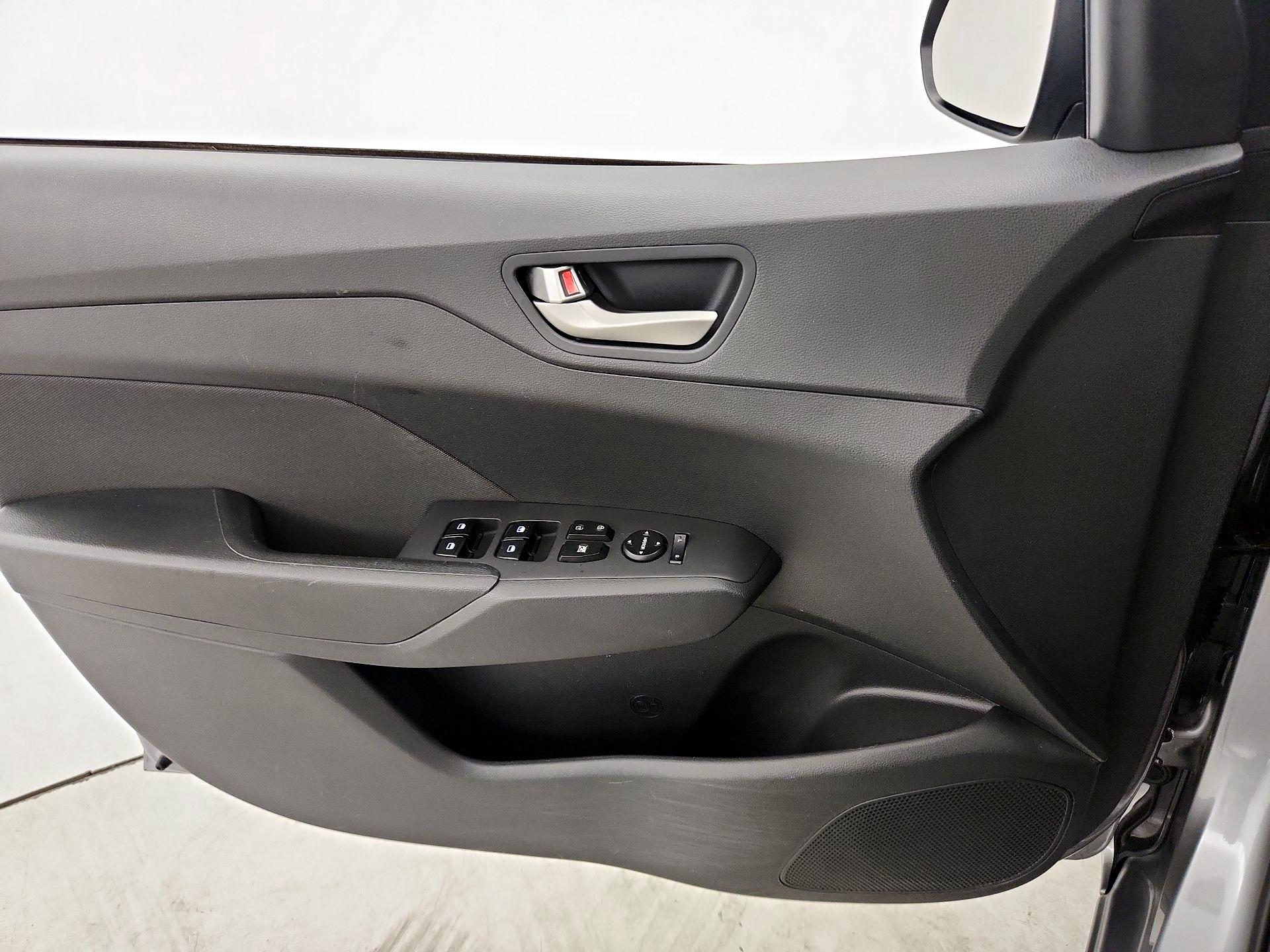 Thumbnail: 2021 Hyundai Accent - 12