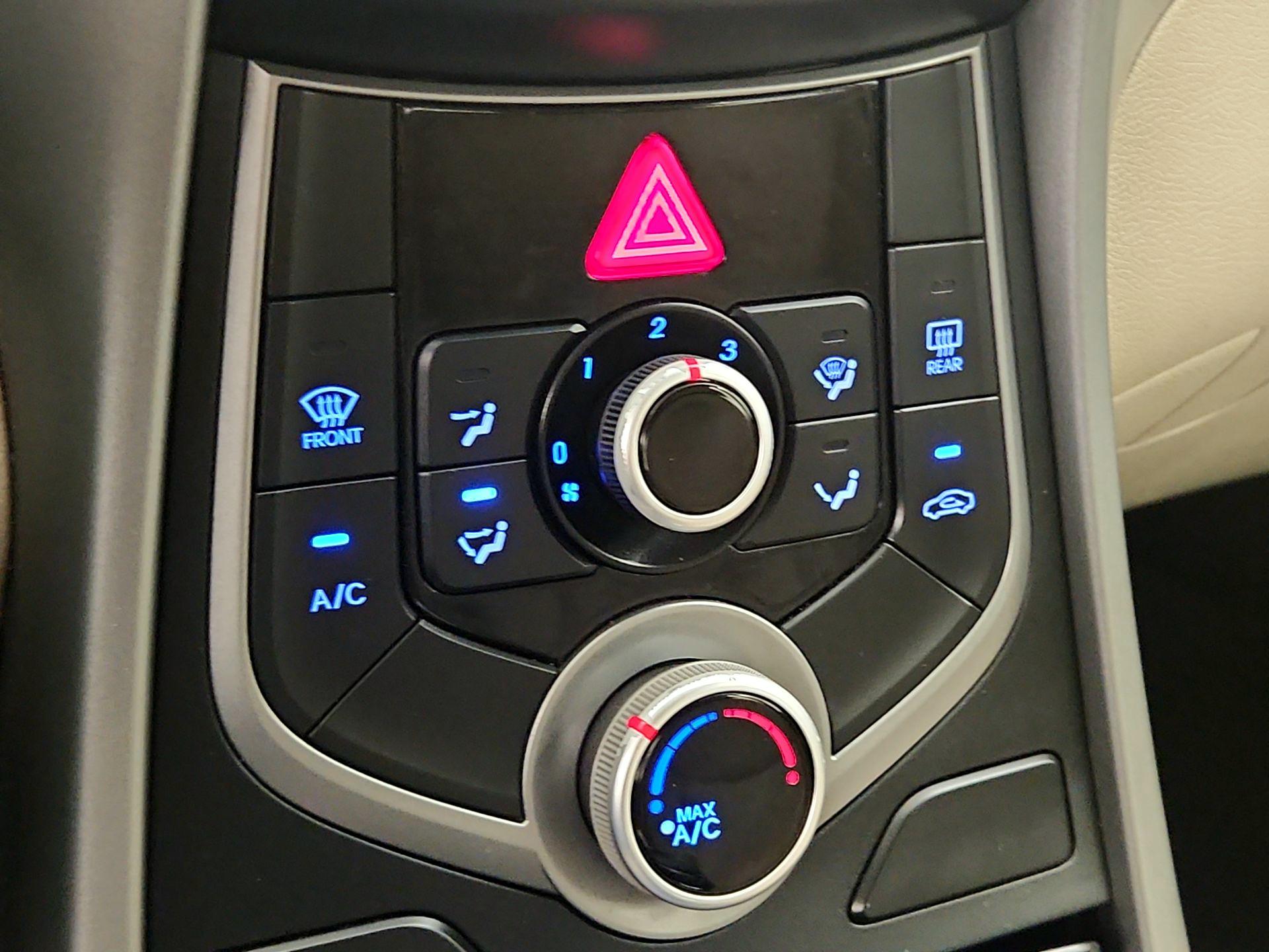 Thumbnail: 2015 Hyundai Elantra - 16