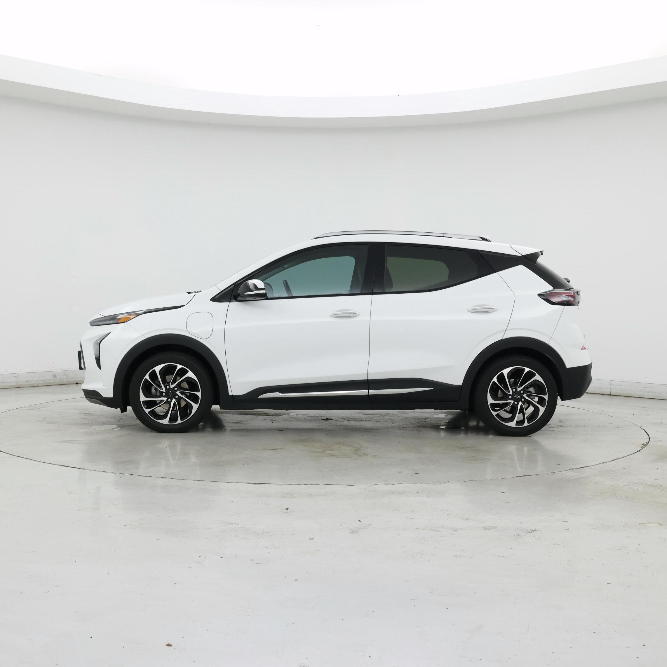Thumbnail: 2023 Chevrolet Bolt EUV - 3