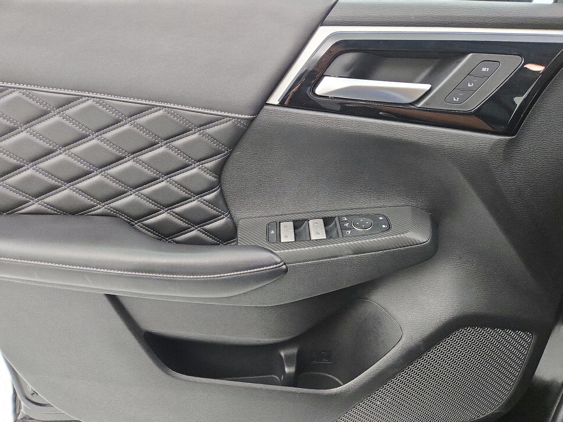 Thumbnail: 2022 Mitsubishi Outlander - 12