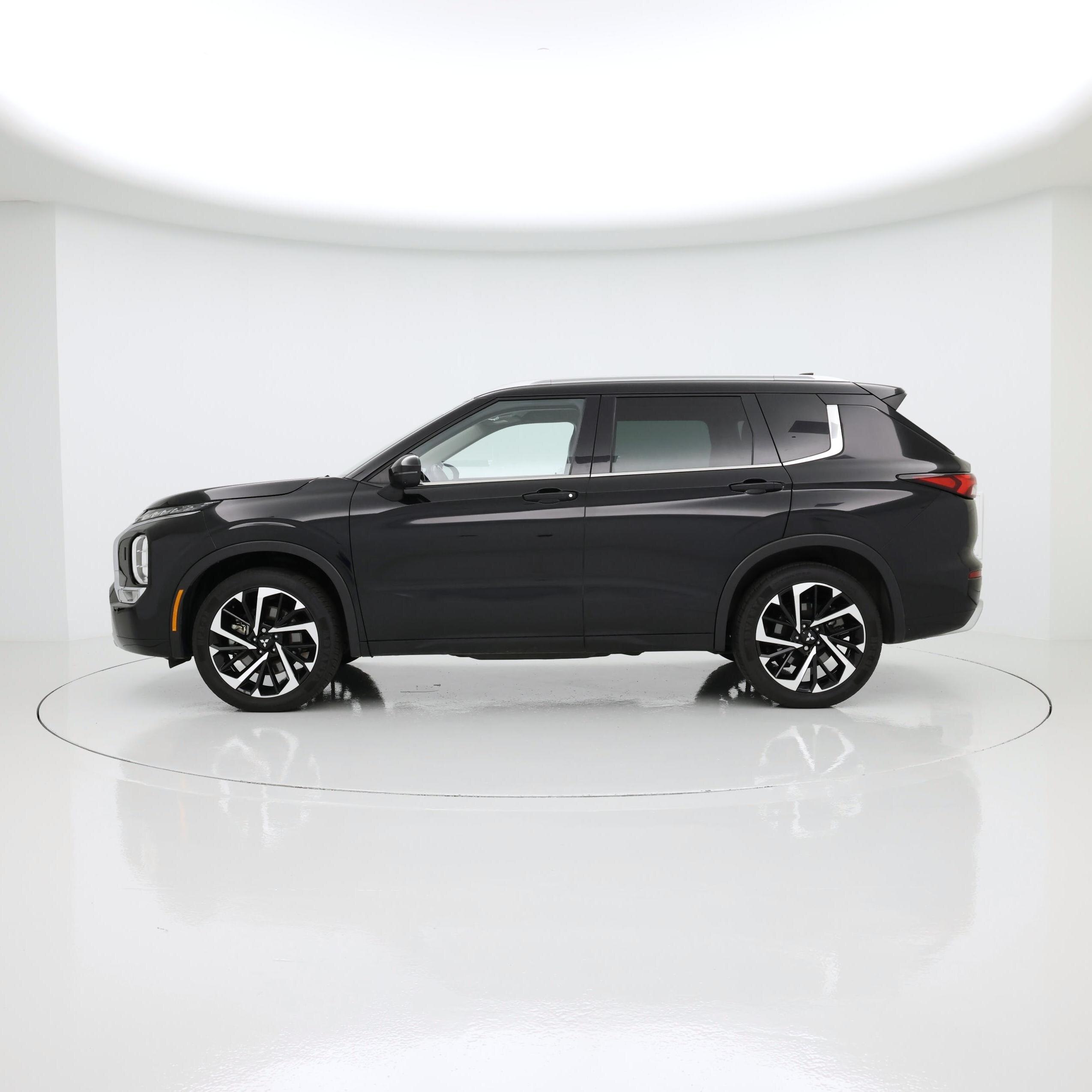 Thumbnail: 2022 Mitsubishi Outlander - 3