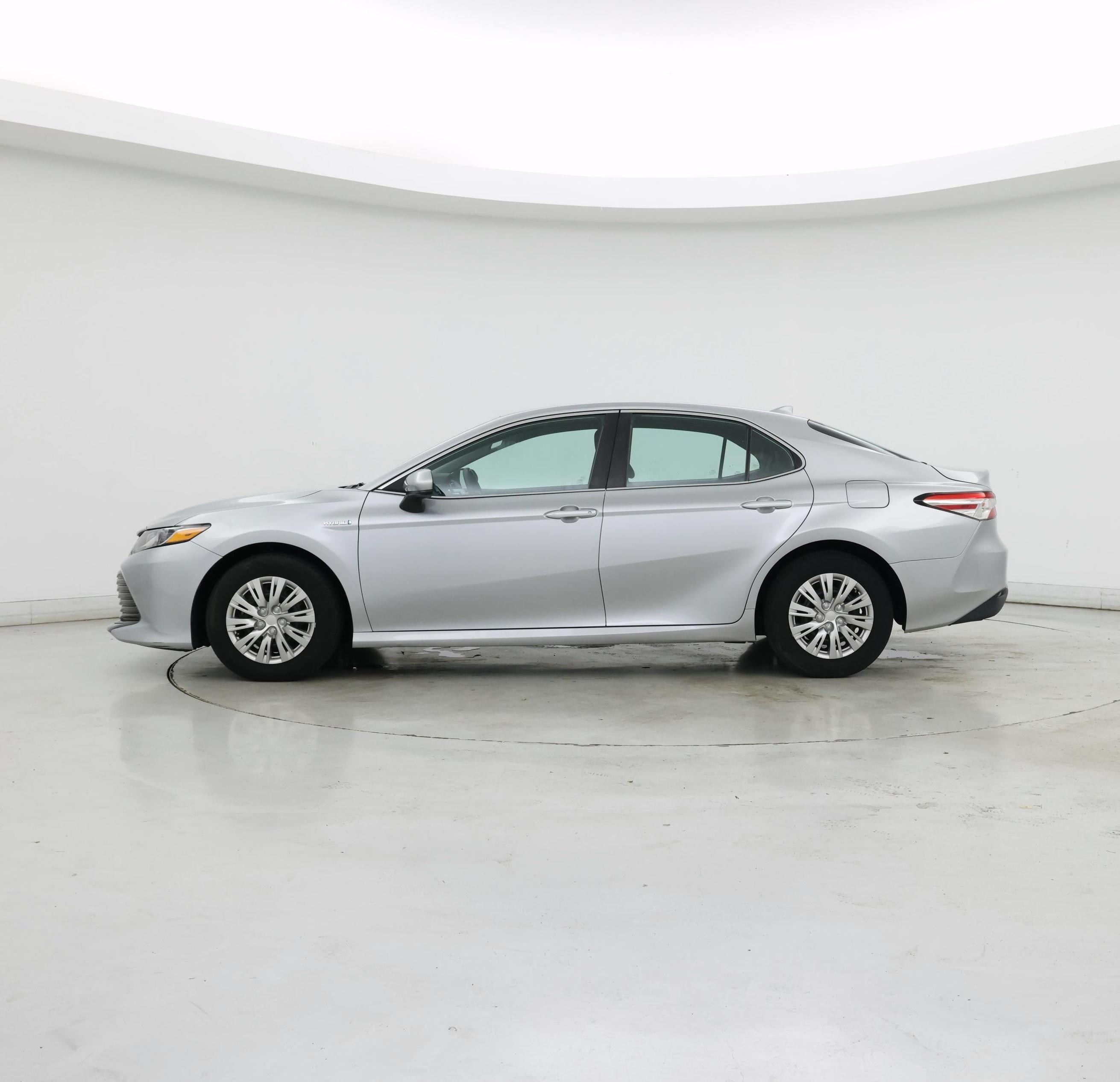 Thumbnail: 2019 Toyota Camry - 3