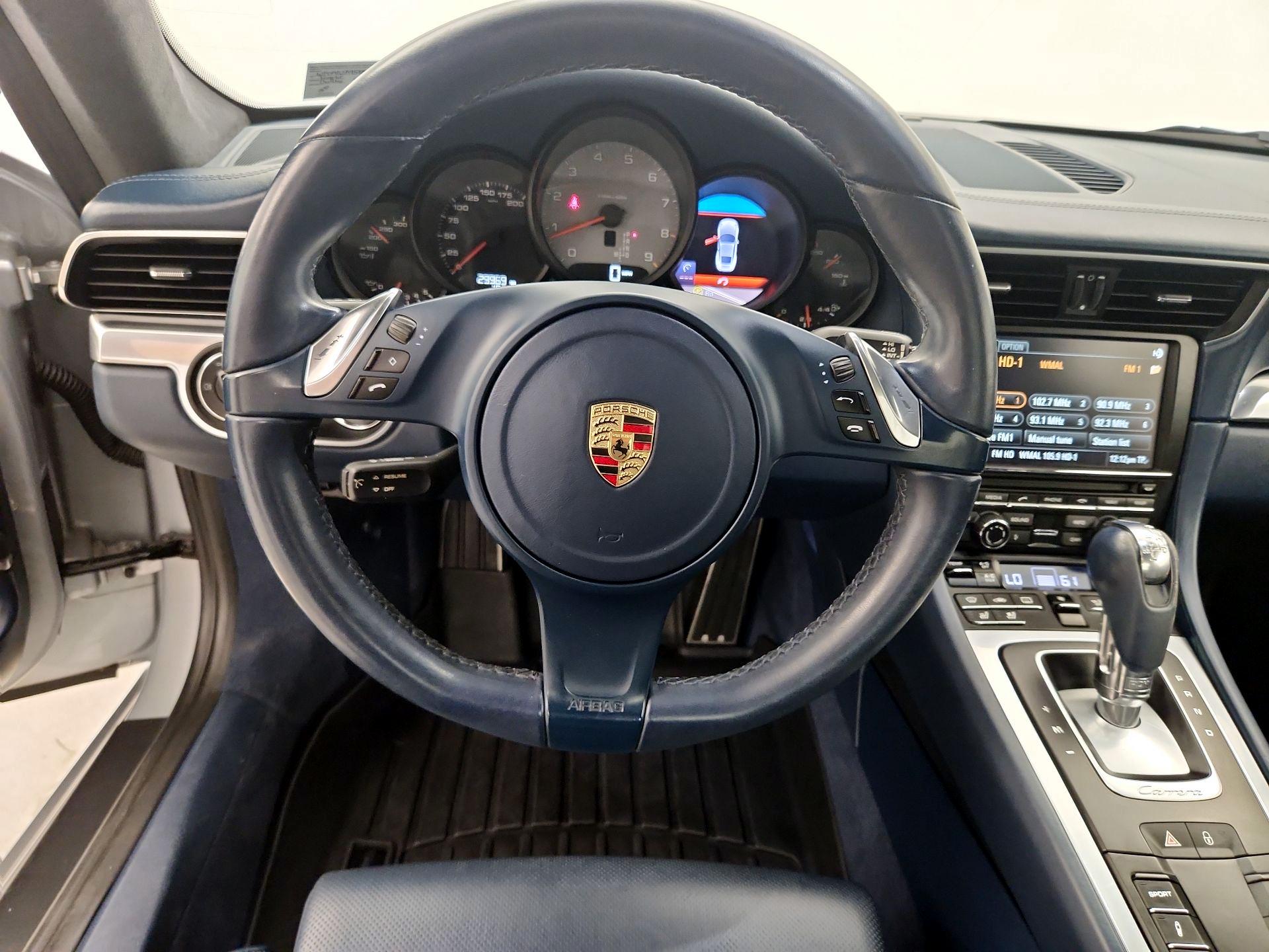 Thumbnail: 2014 Porsche 911 - 10
