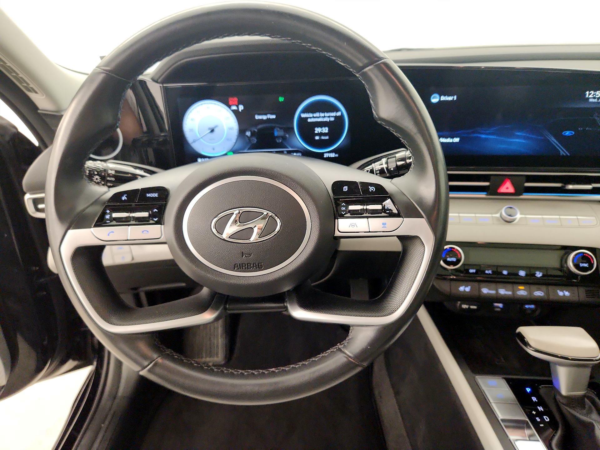 Thumbnail: 2022 Hyundai Elantra - 10