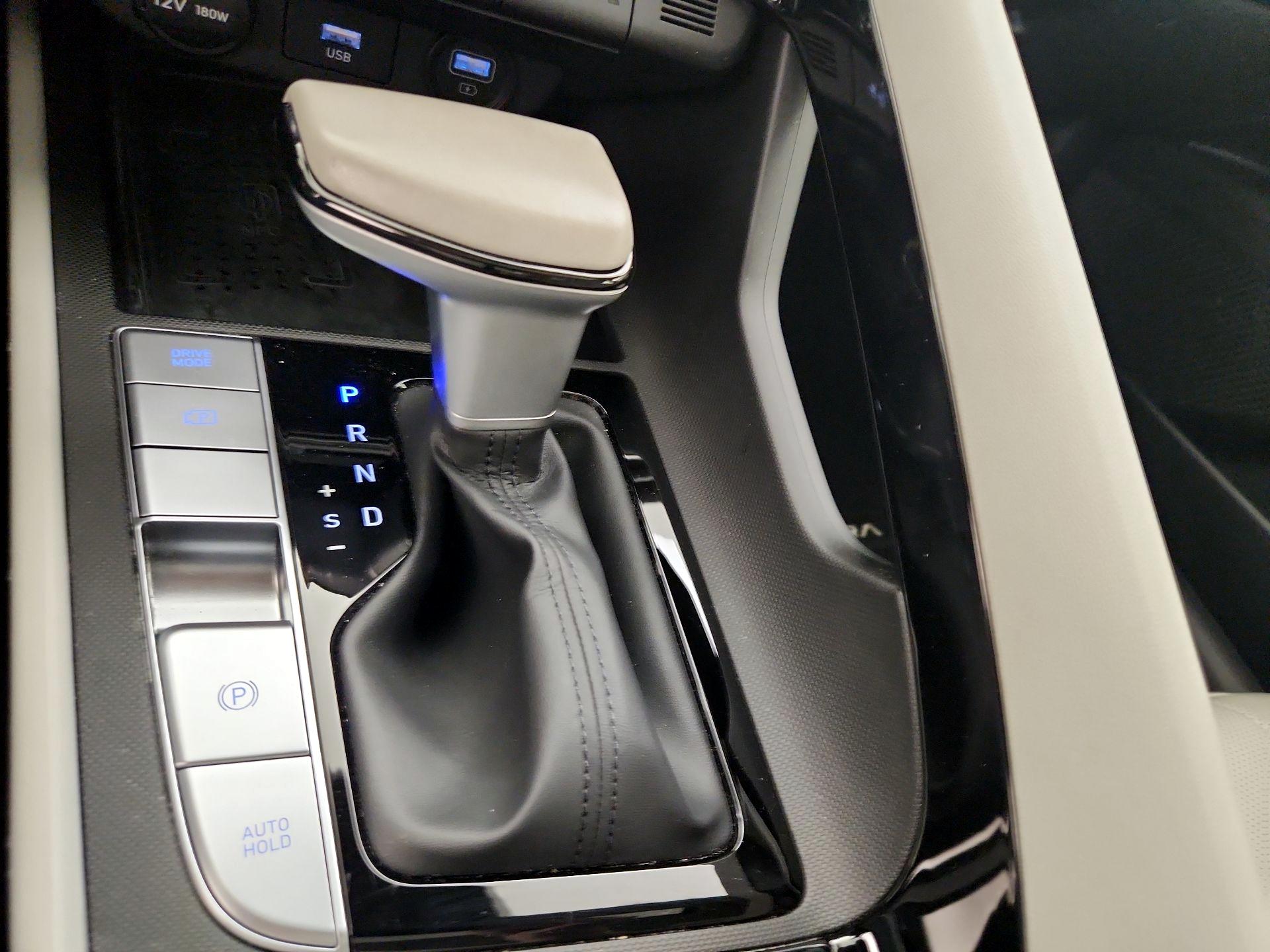 Thumbnail: 2022 Hyundai Elantra - 18