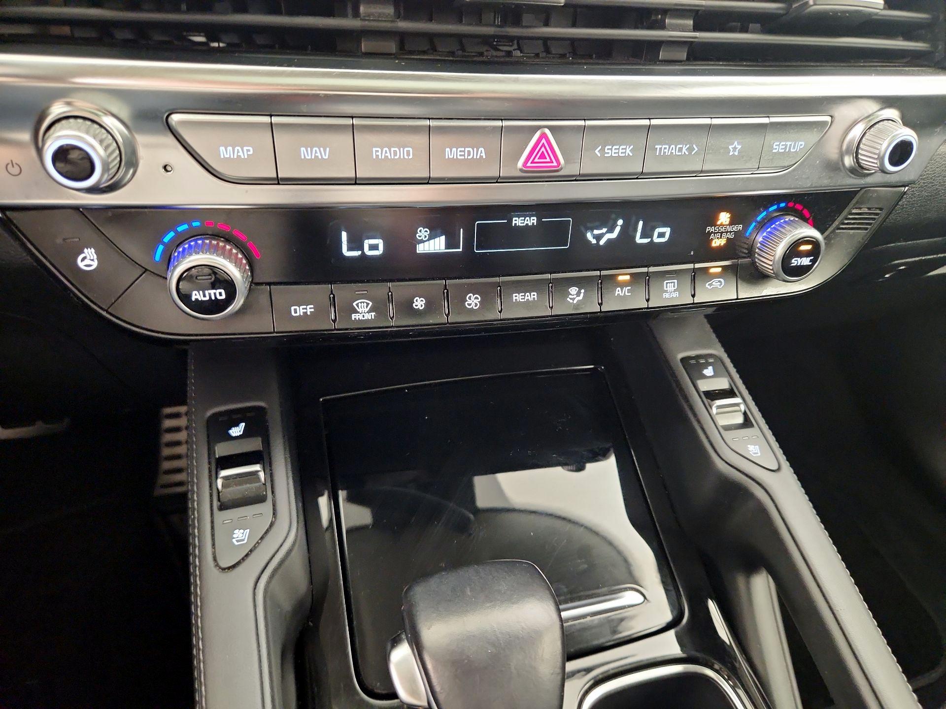 Thumbnail: 2020 Kia Telluride - 17