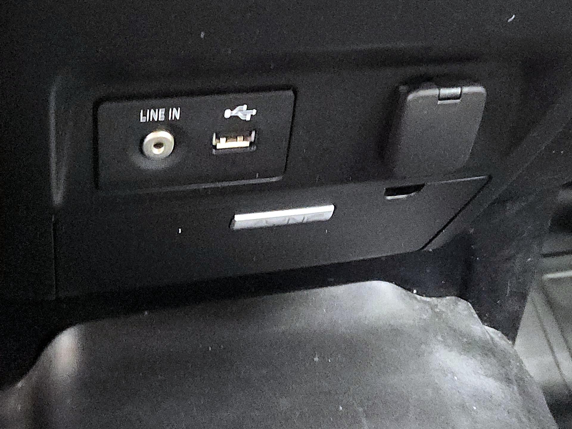 Thumbnail: 2015 Ford F-150 - 17