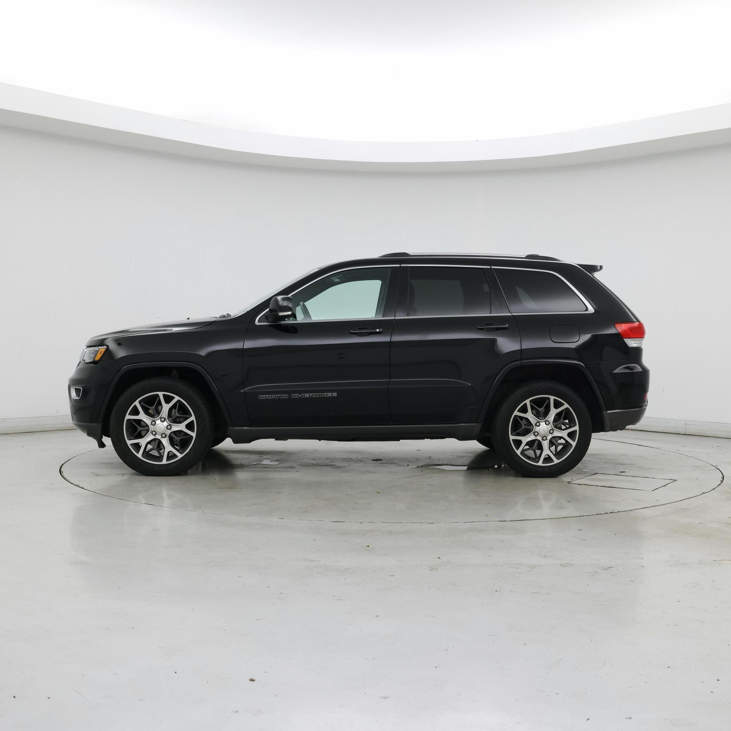 Thumbnail: 2018 Jeep Grand Cherokee - 3
