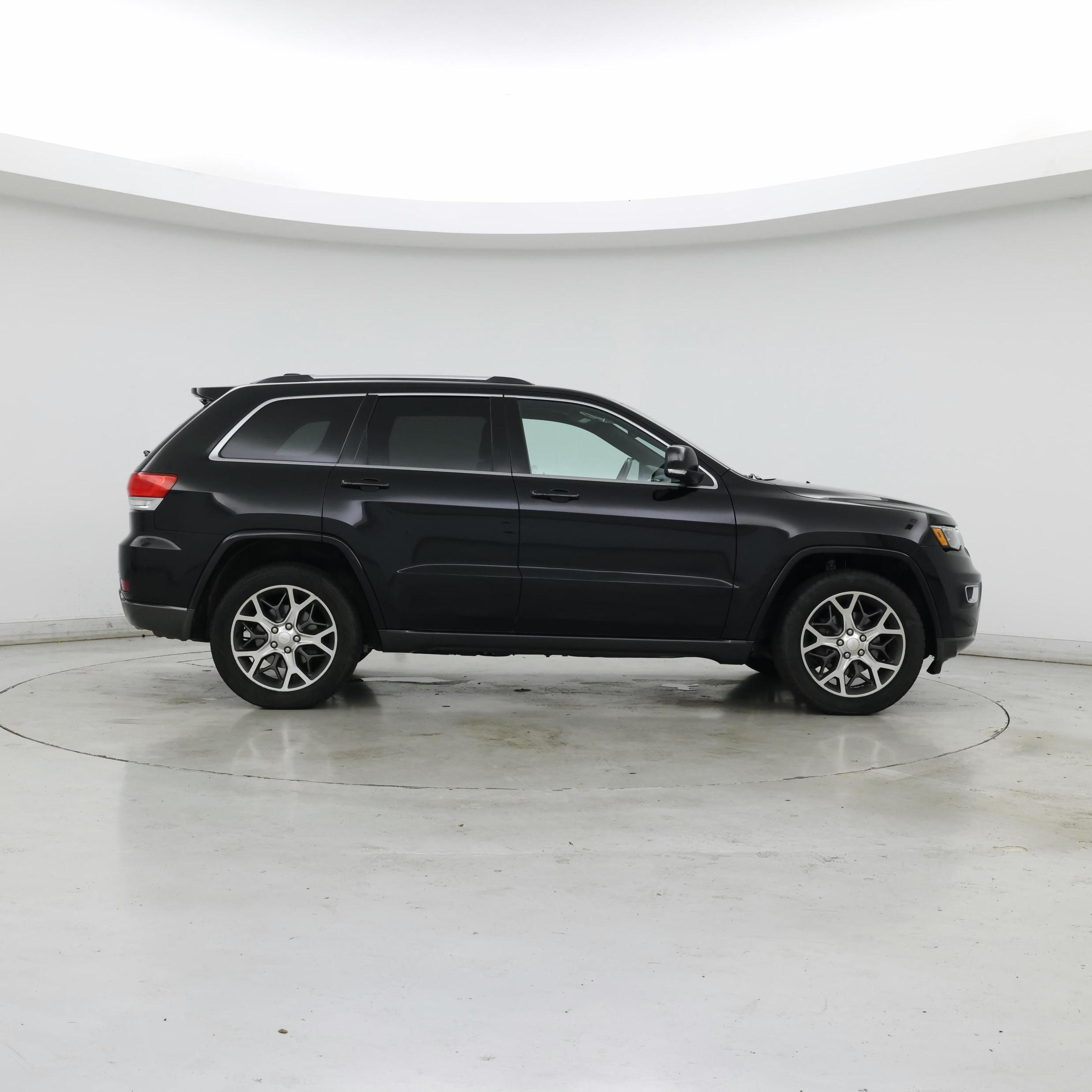 Thumbnail: 2018 Jeep Grand Cherokee - 7