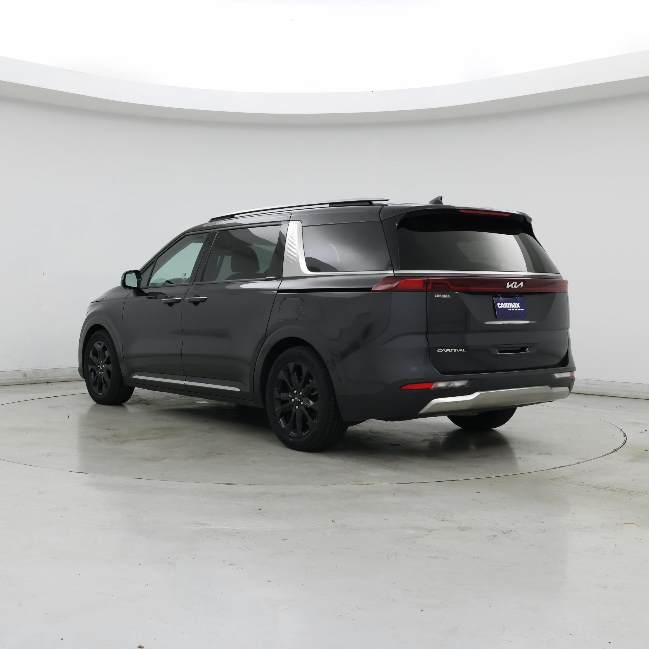 Thumbnail: 2023 Kia Carnival - 2