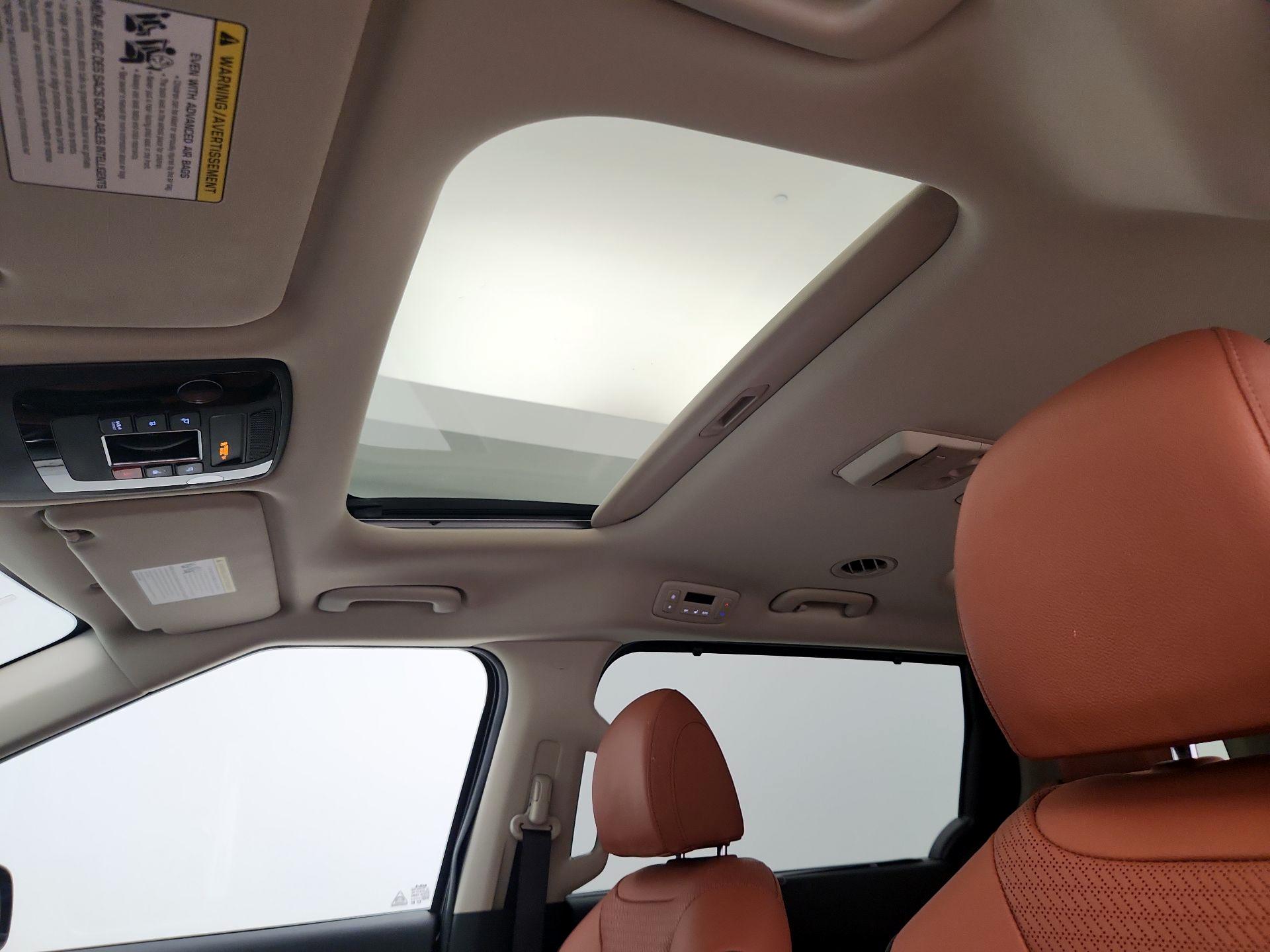 Thumbnail: 2023 Kia Carnival - 20