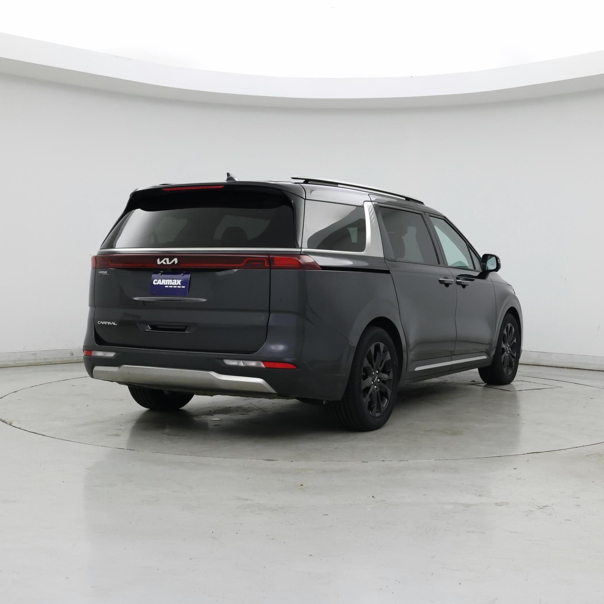 Thumbnail: 2023 Kia Carnival - 8