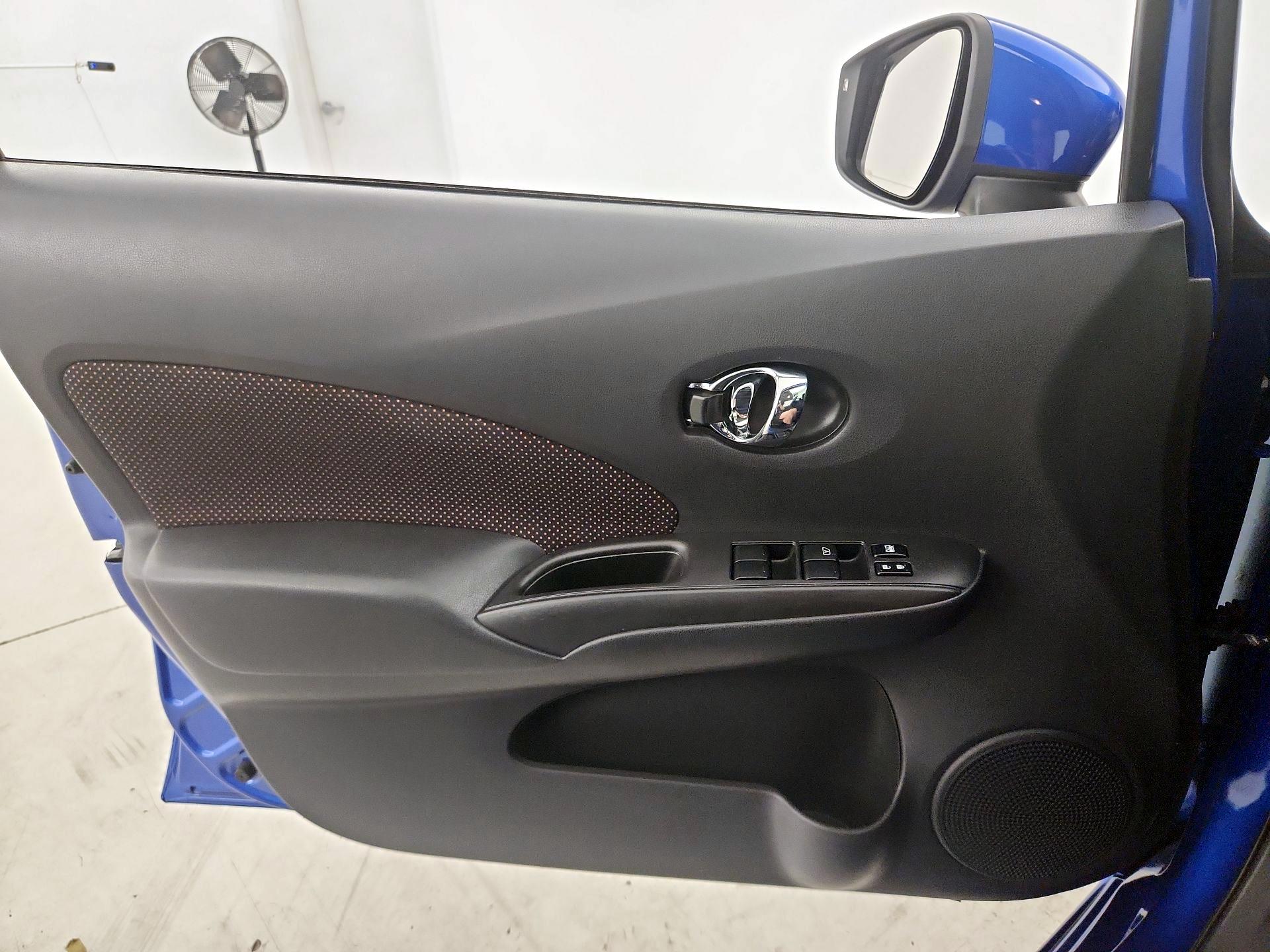 Thumbnail: 2015 Nissan Versa Note - 12
