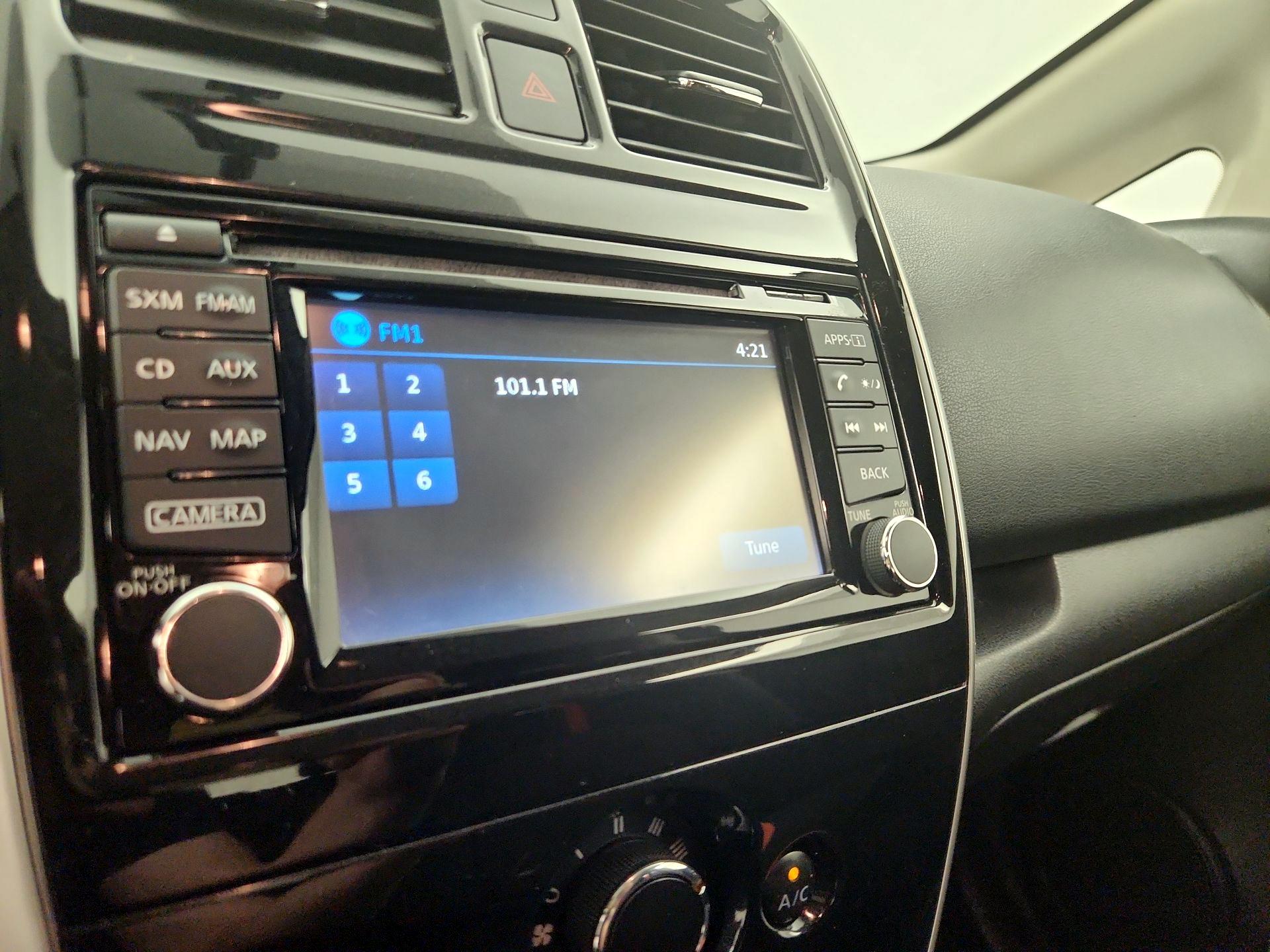Thumbnail: 2015 Nissan Versa Note - 16