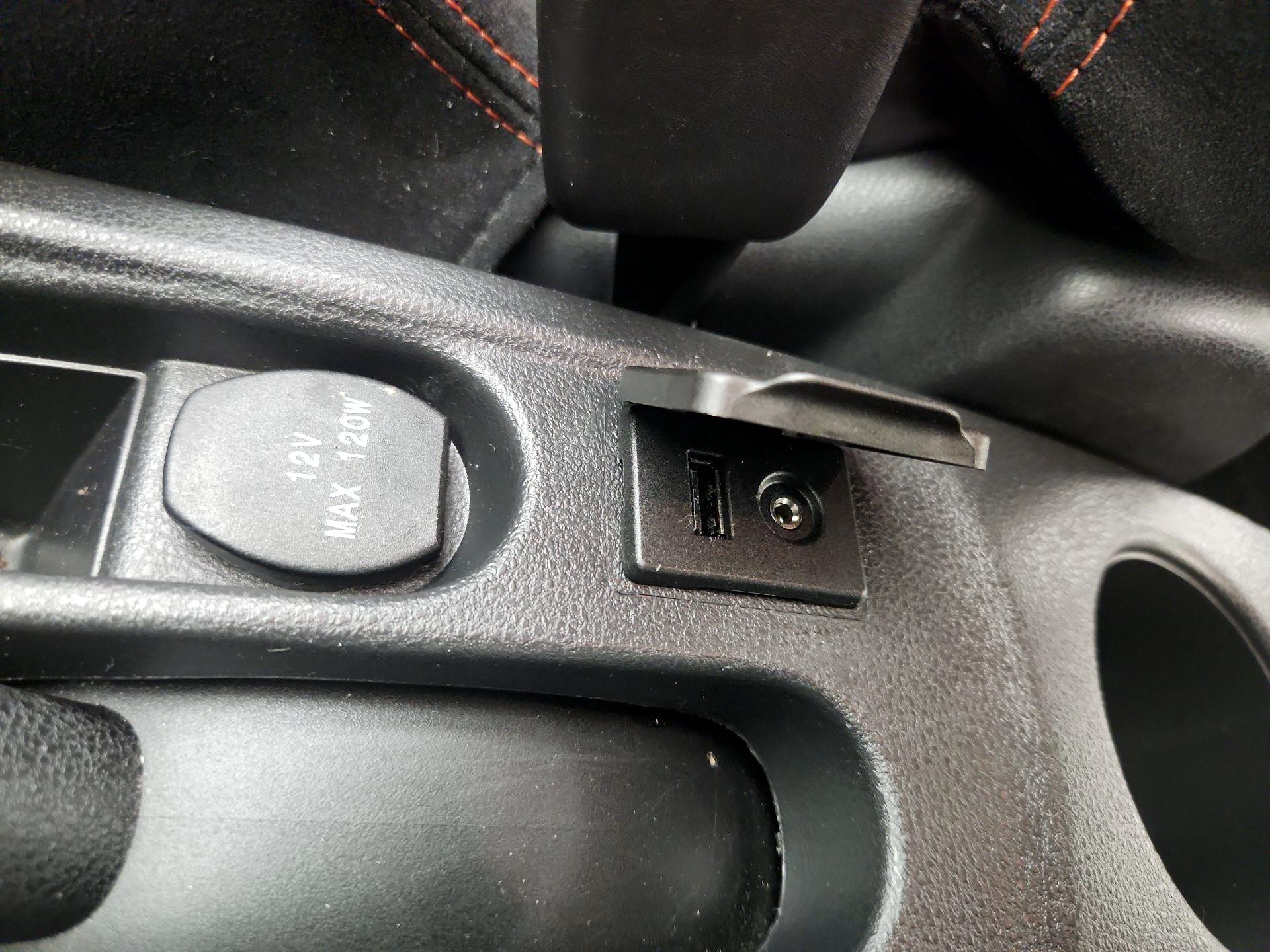 Thumbnail: 2015 Nissan Versa Note - 19