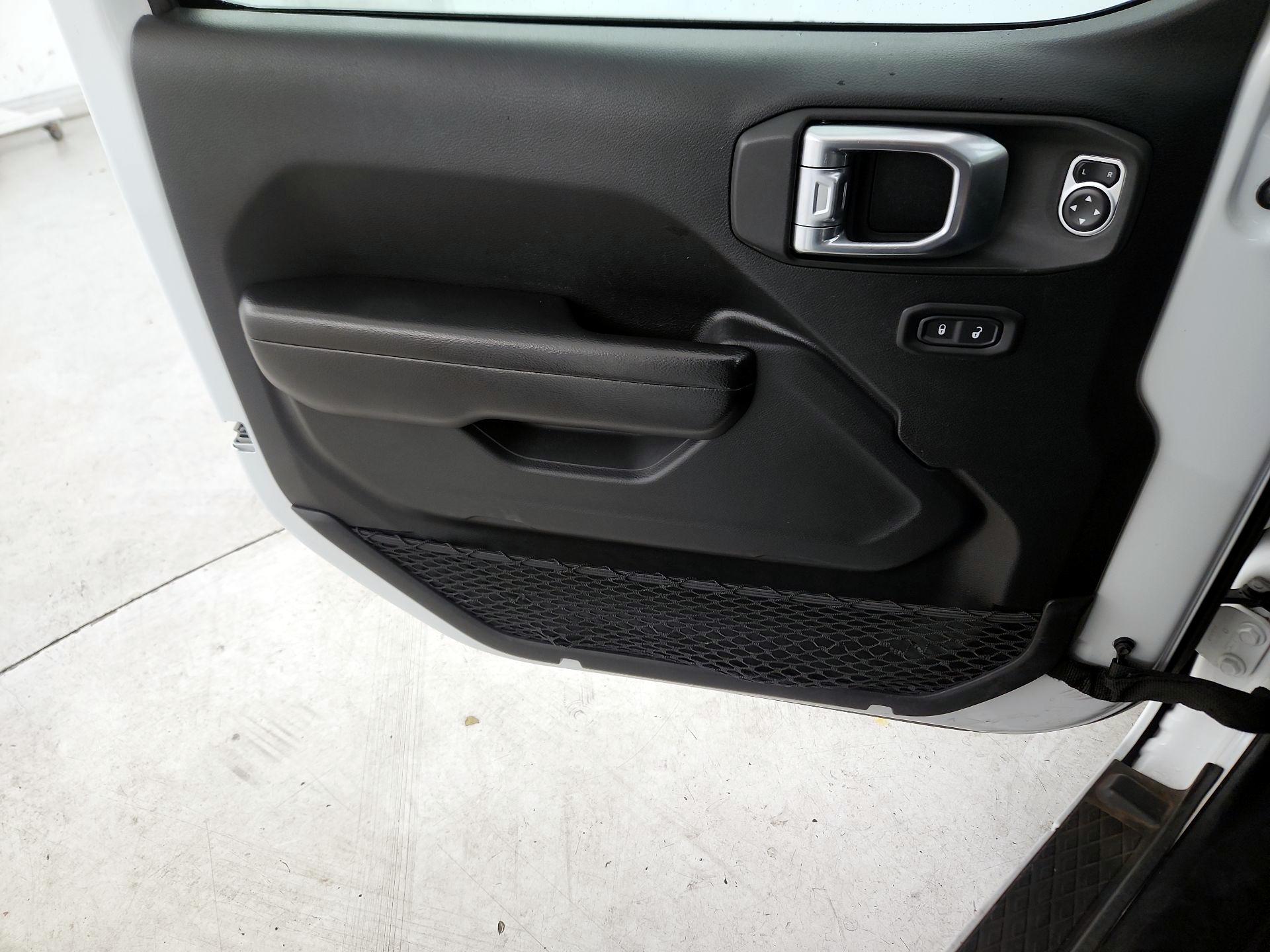 Thumbnail: 2020 Jeep Wrangler - 12