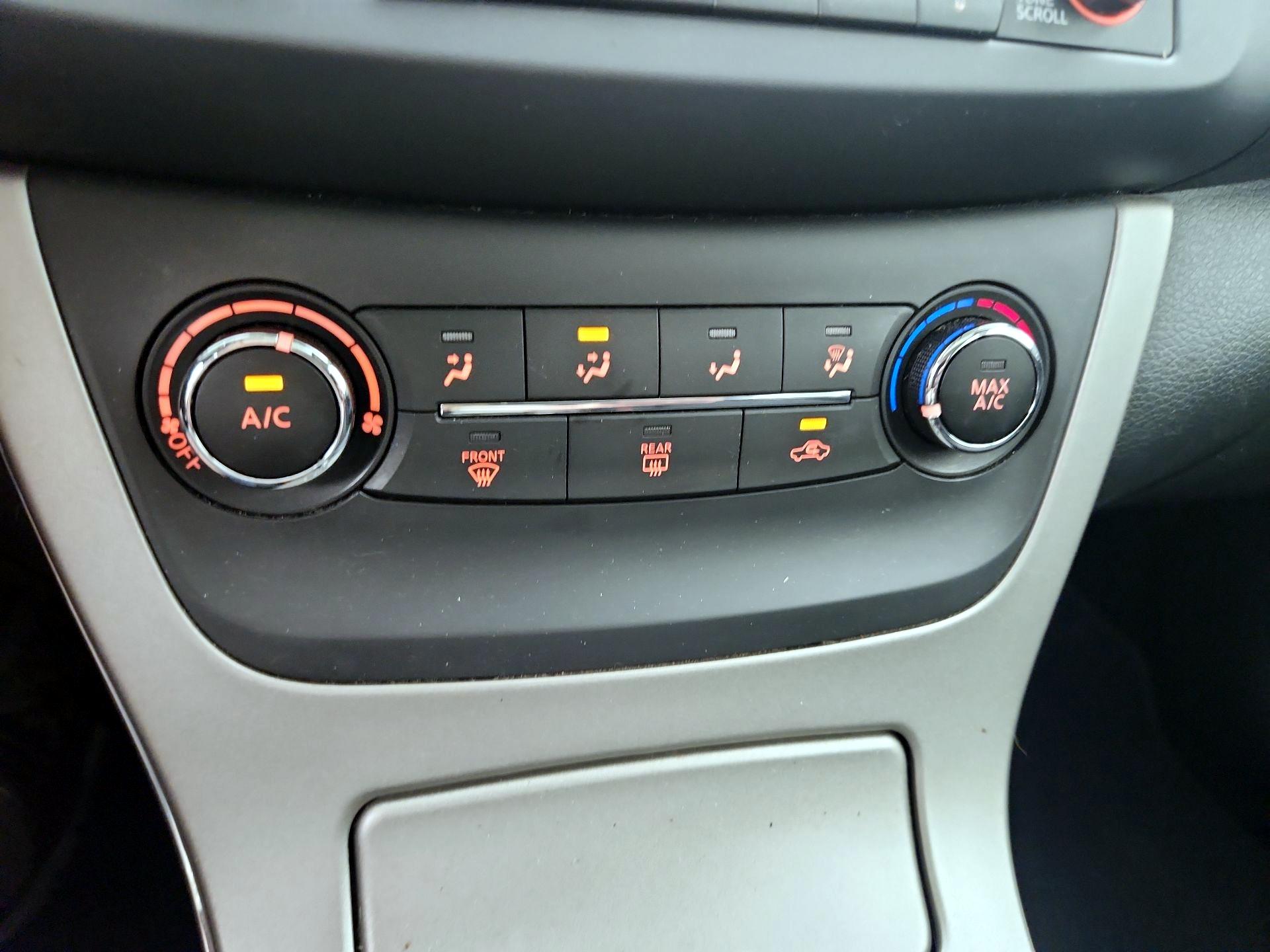 Thumbnail: 2015 Nissan Sentra - 16