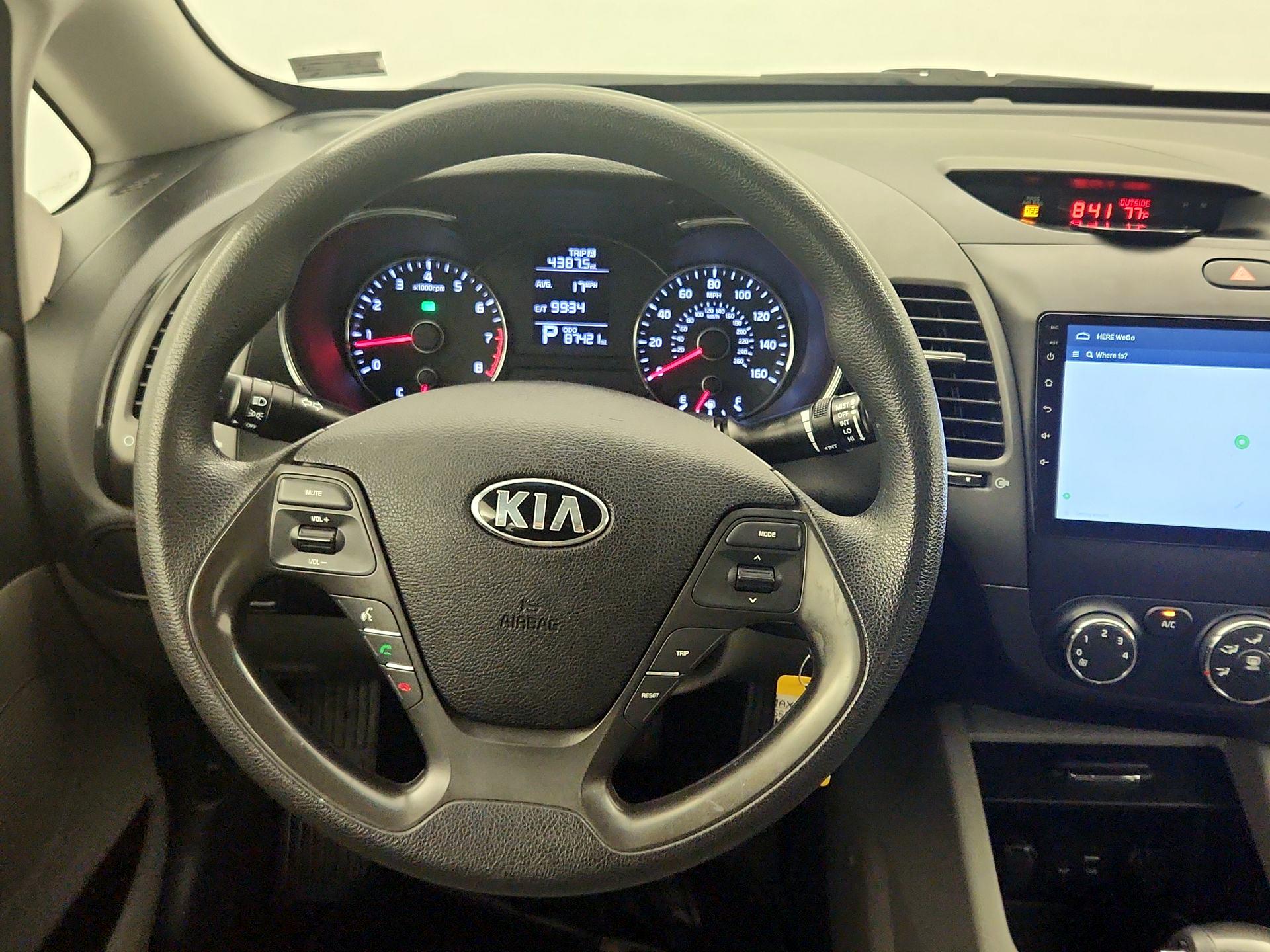 Thumbnail: 2016 Kia Forte - 10