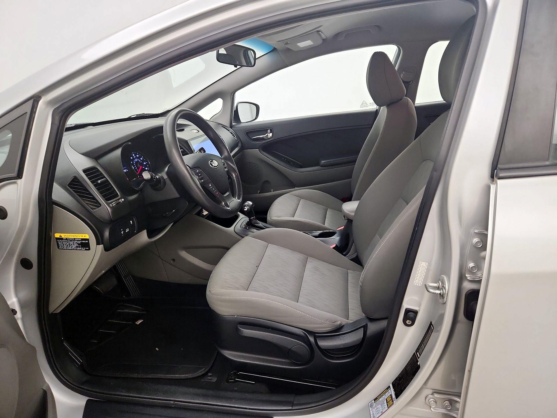 Thumbnail: 2016 Kia Forte - 11
