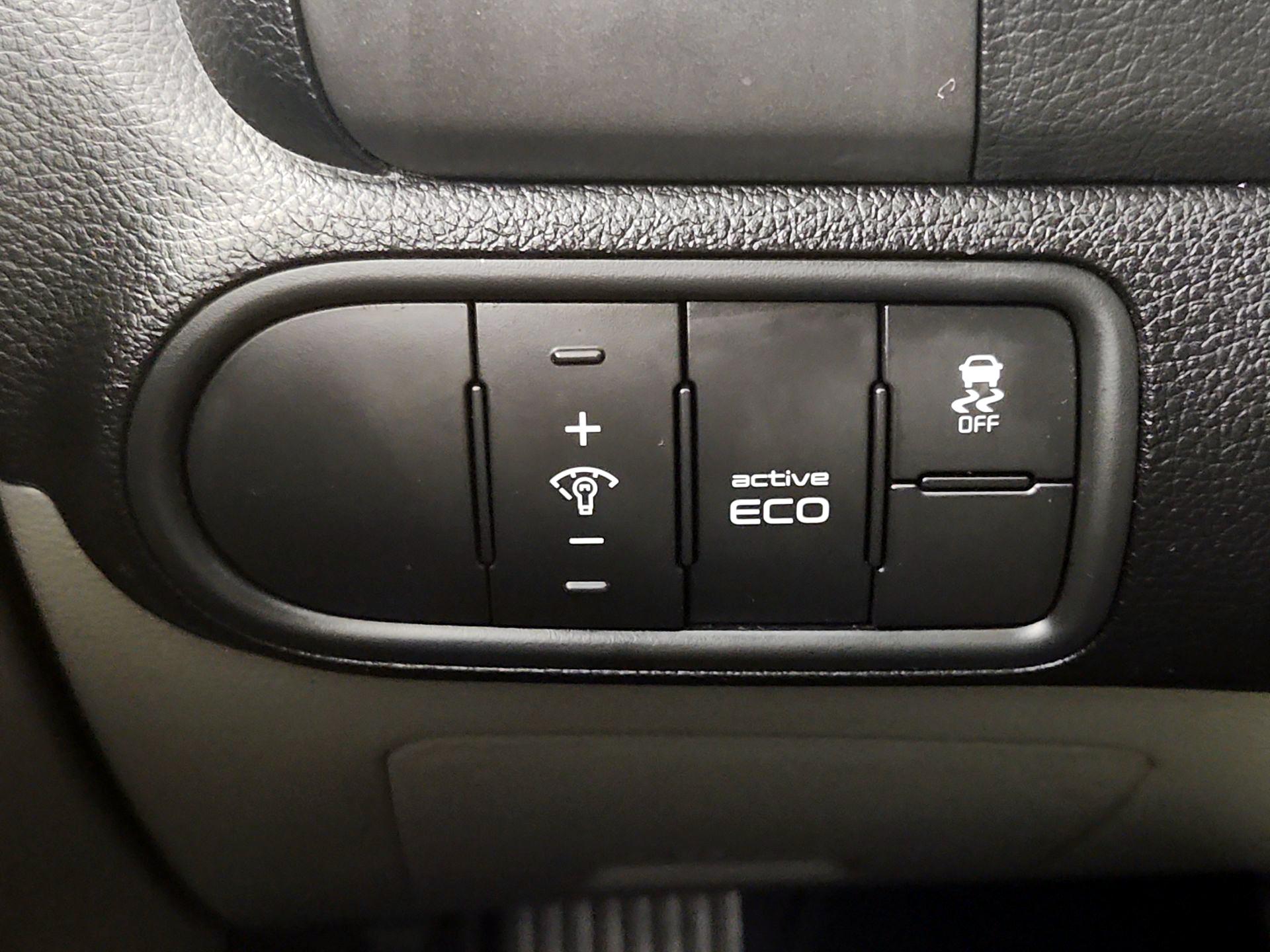 Thumbnail: 2016 Kia Forte - 13