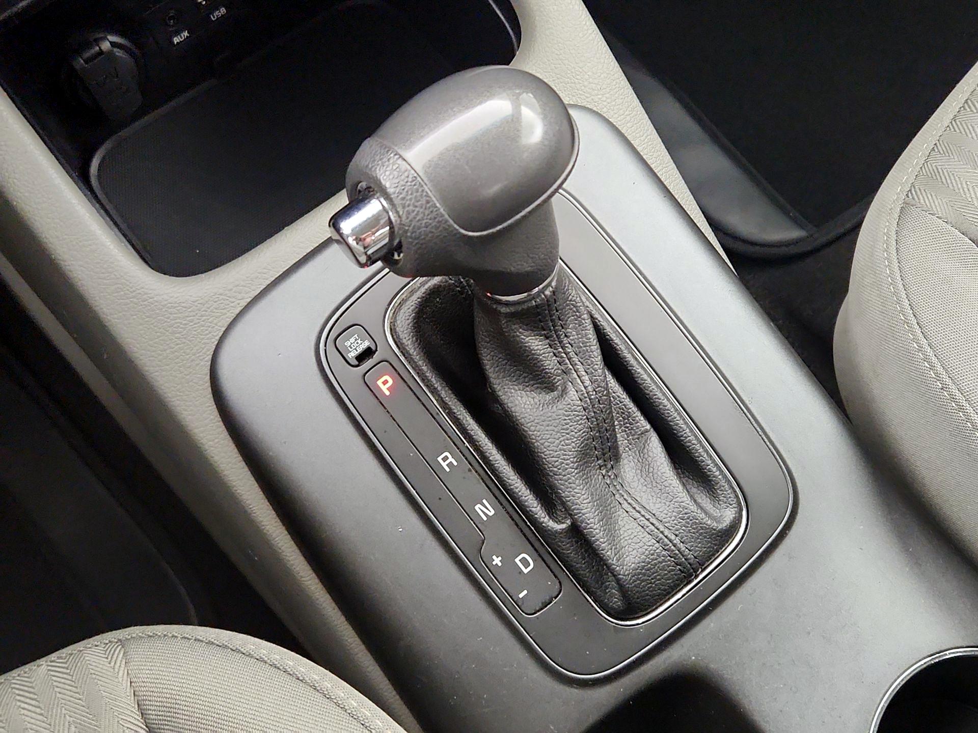 Thumbnail: 2016 Kia Forte - 18