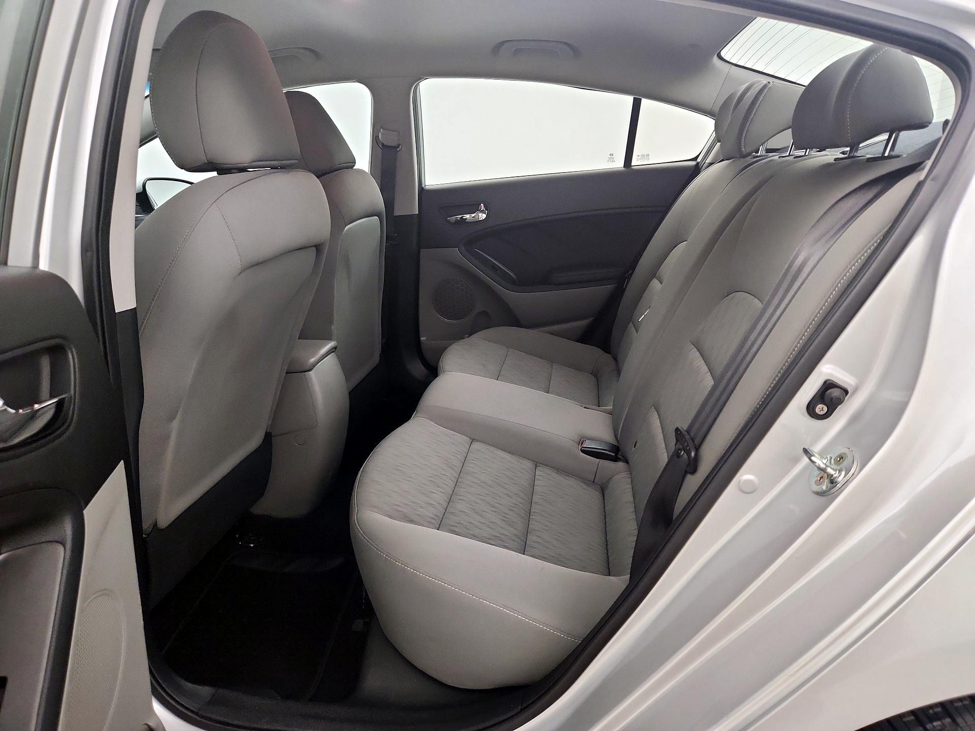 Thumbnail: 2016 Kia Forte - 20