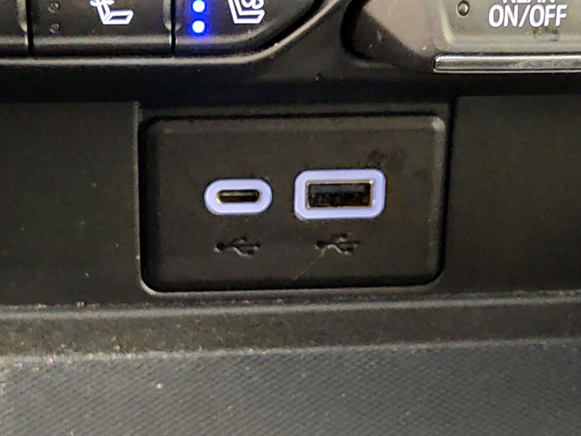 Thumbnail: 2022 GMC Yukon - 19