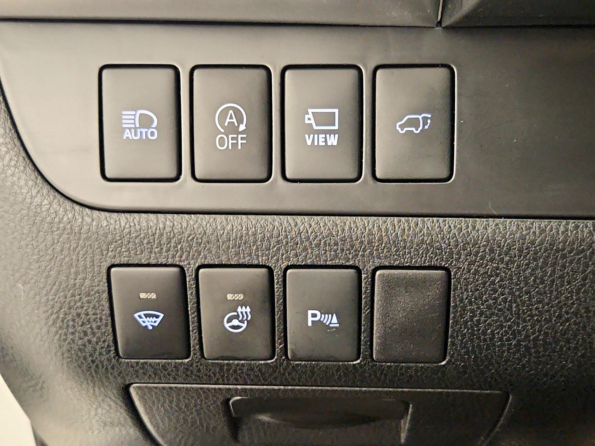 Thumbnail: 2018 Toyota Highlander - 13