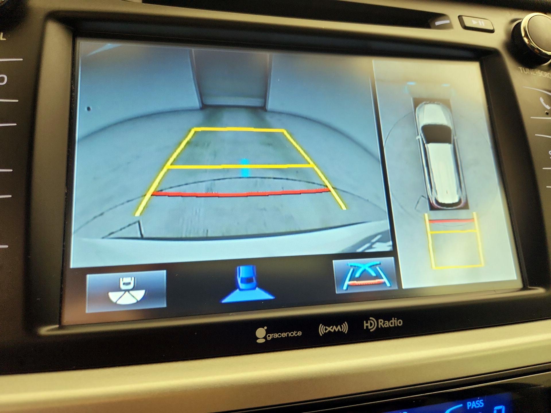 Thumbnail: 2018 Toyota Highlander - 15