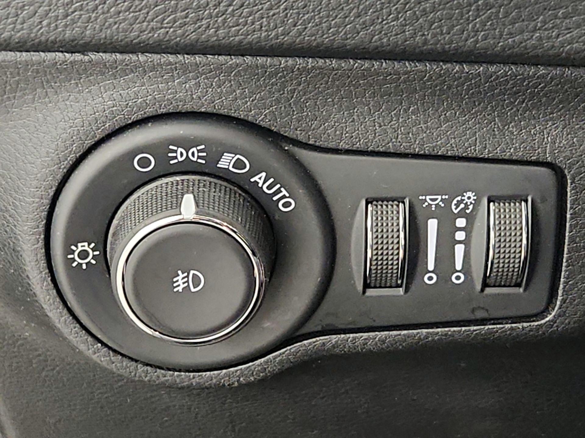 Thumbnail: 2019 Jeep Compass - 13