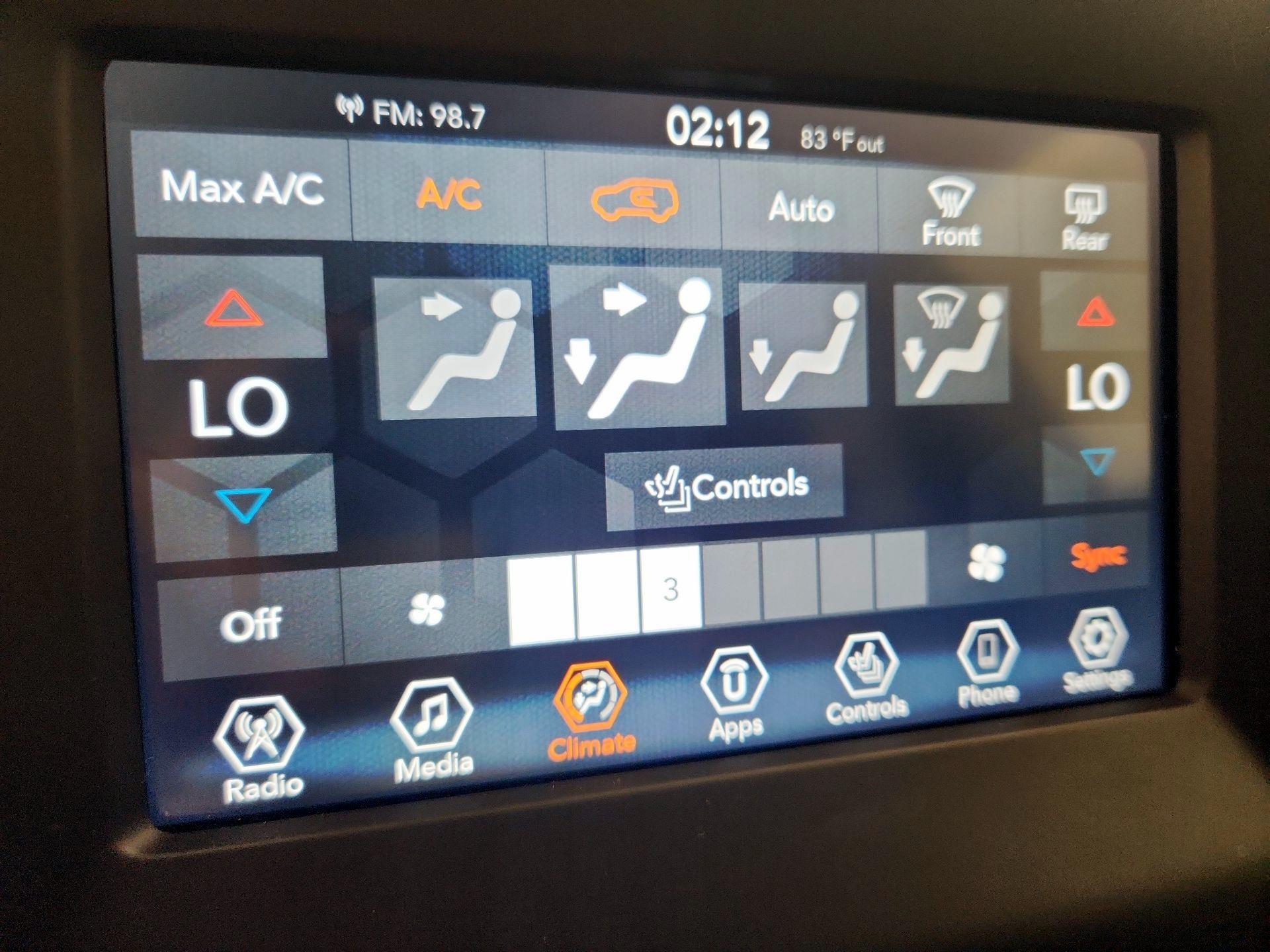Thumbnail: 2019 Jeep Compass - 16