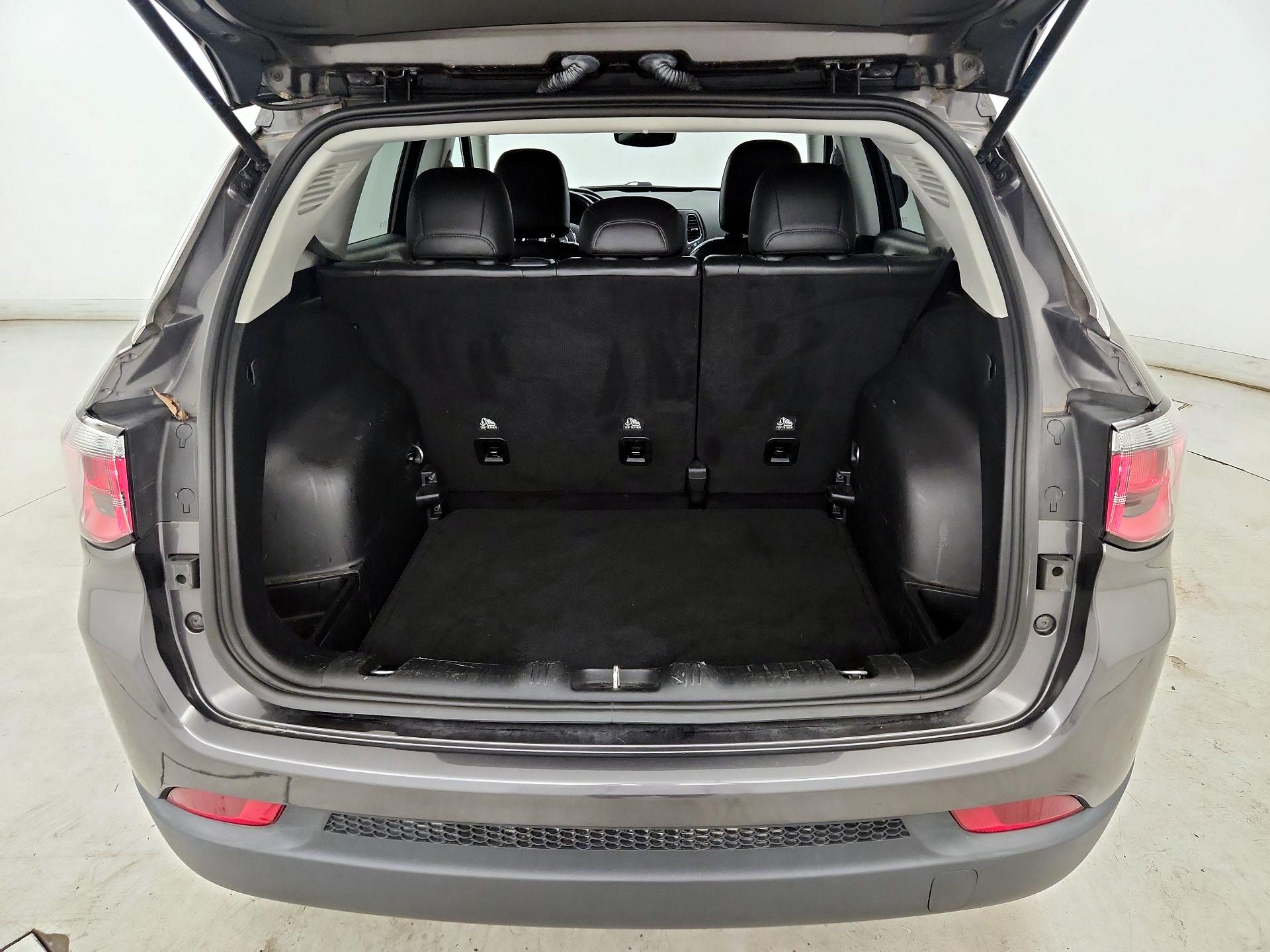 Thumbnail: 2019 Jeep Compass - 20