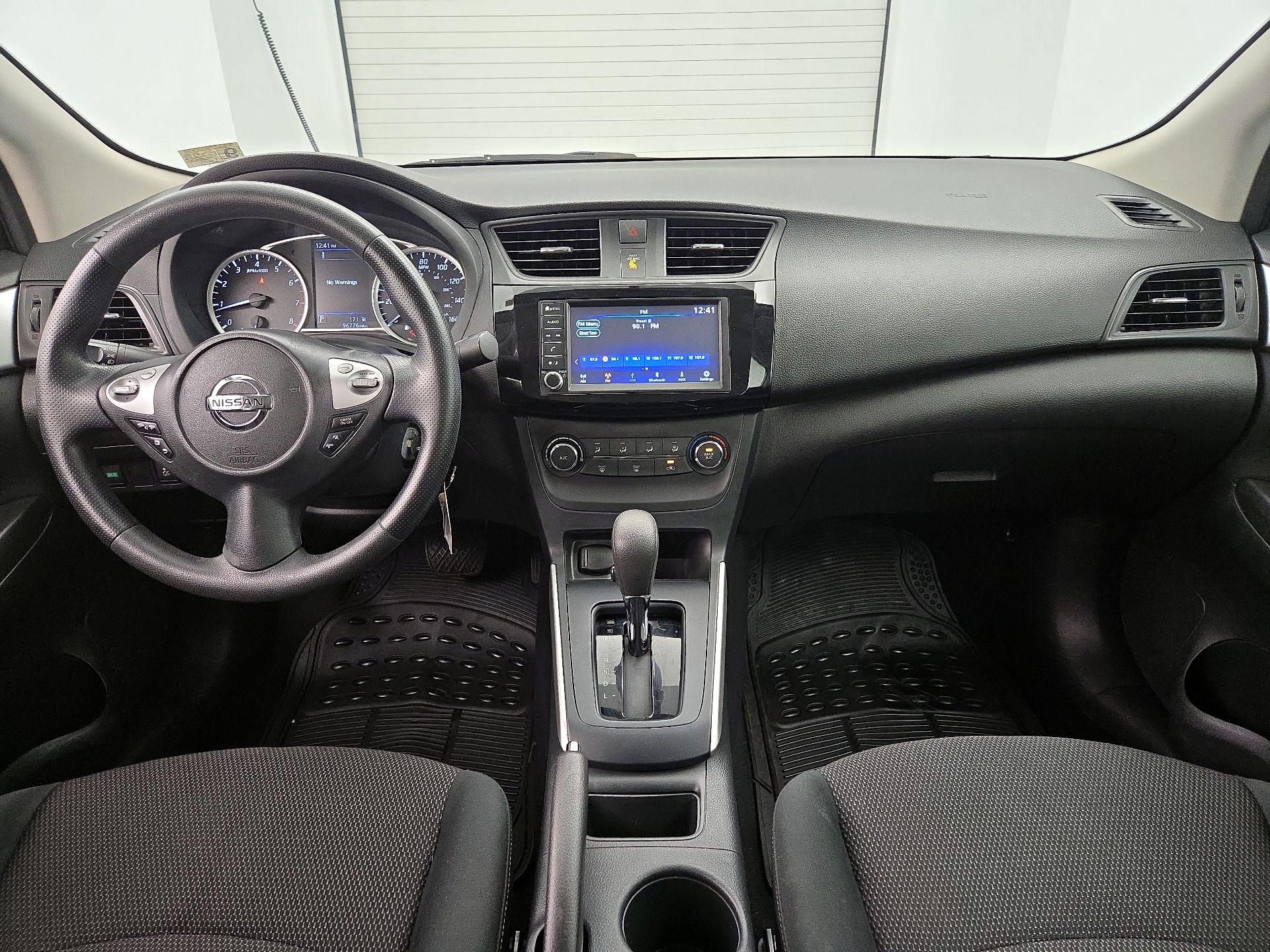 Thumbnail: 2019 Nissan Sentra - 9