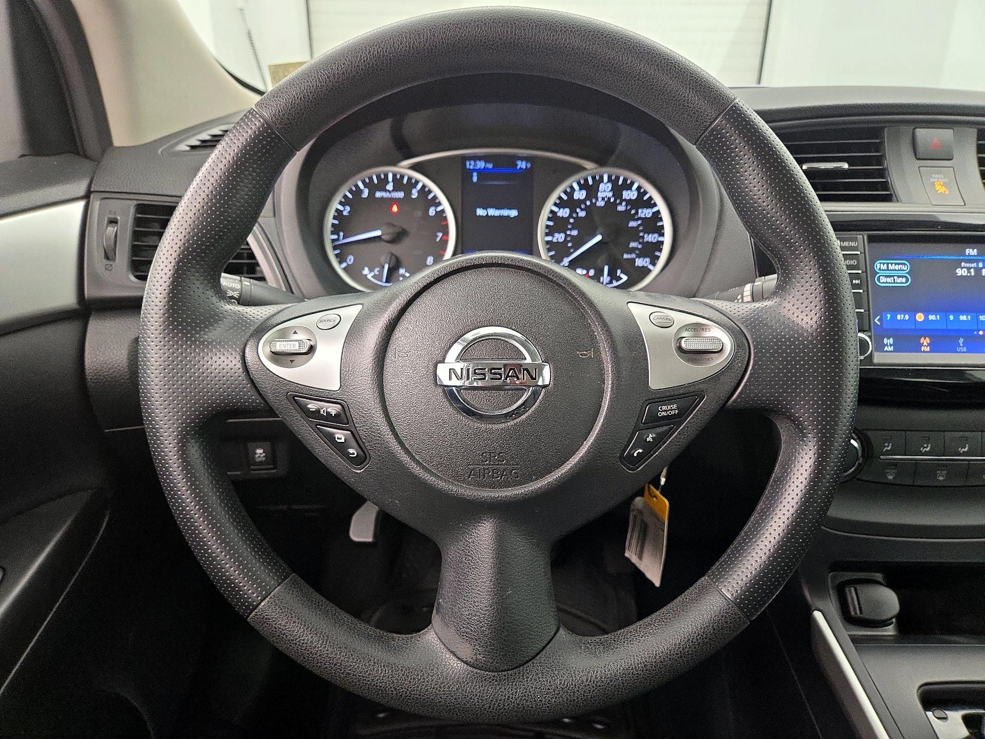 Thumbnail: 2019 Nissan Sentra - 10