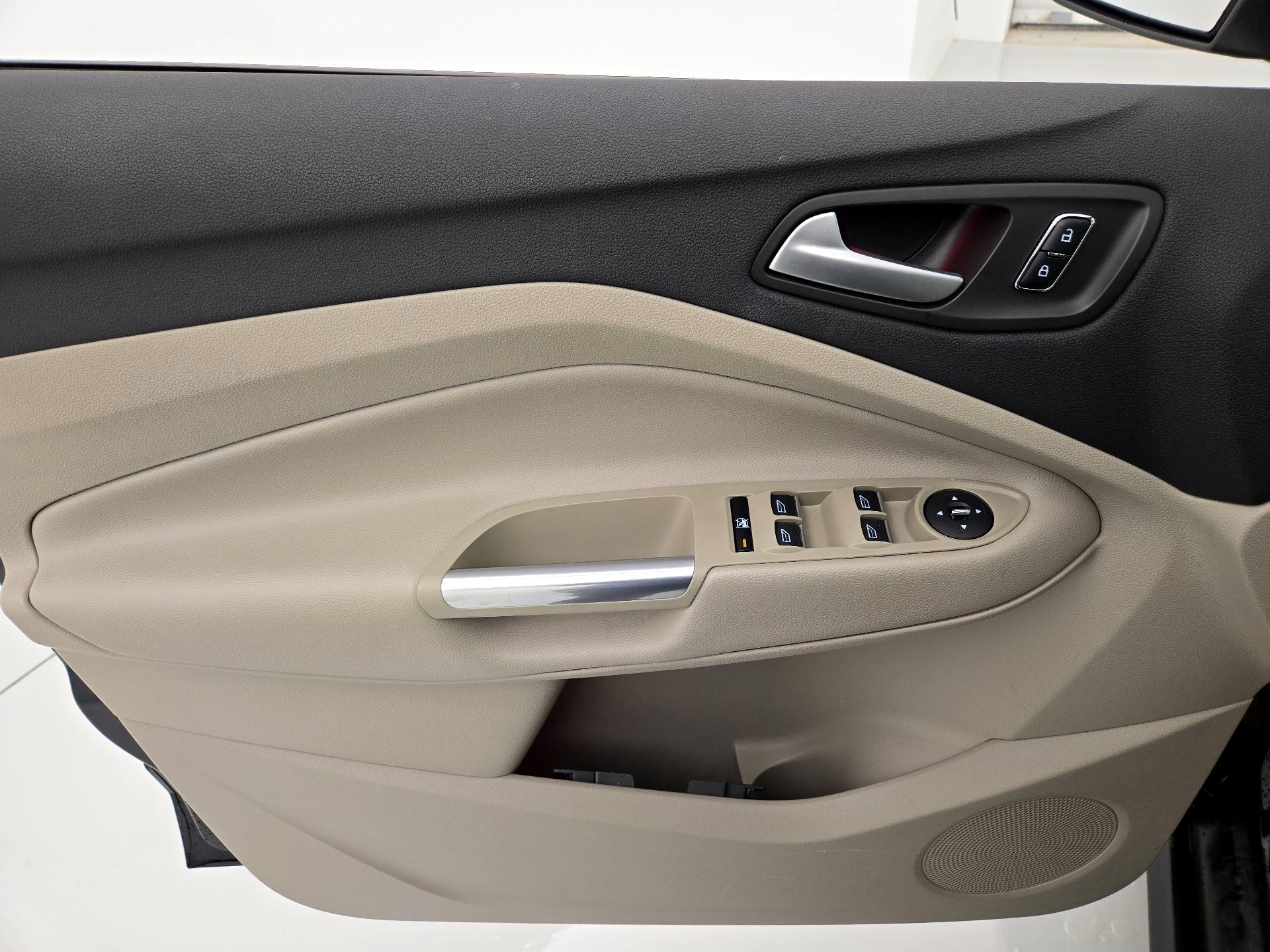 Thumbnail: 2016 Ford C-Max - 12