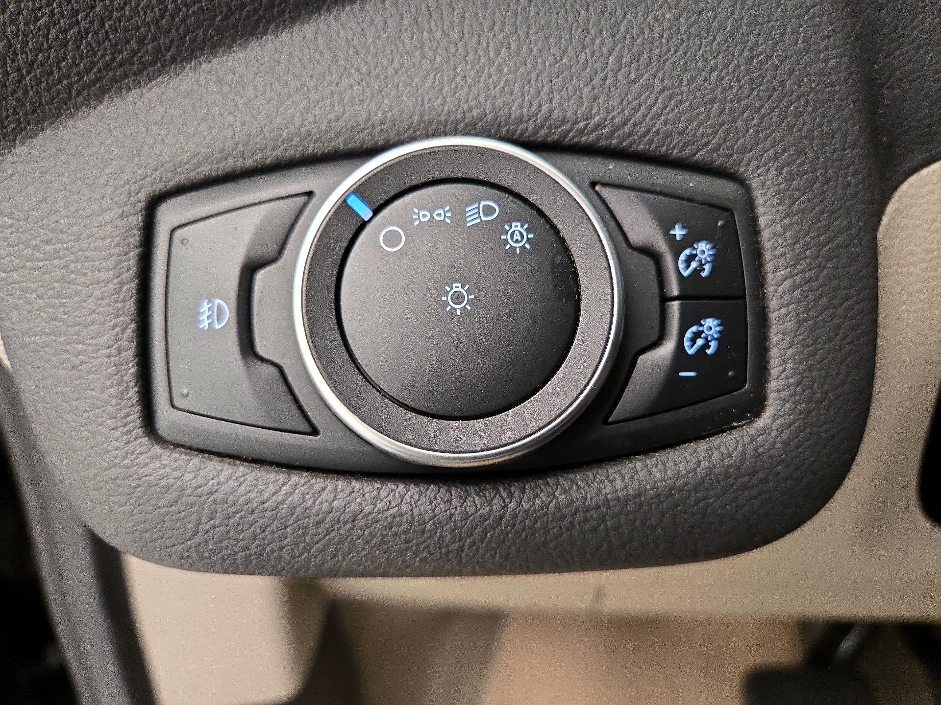 Thumbnail: 2016 Ford C-Max - 13