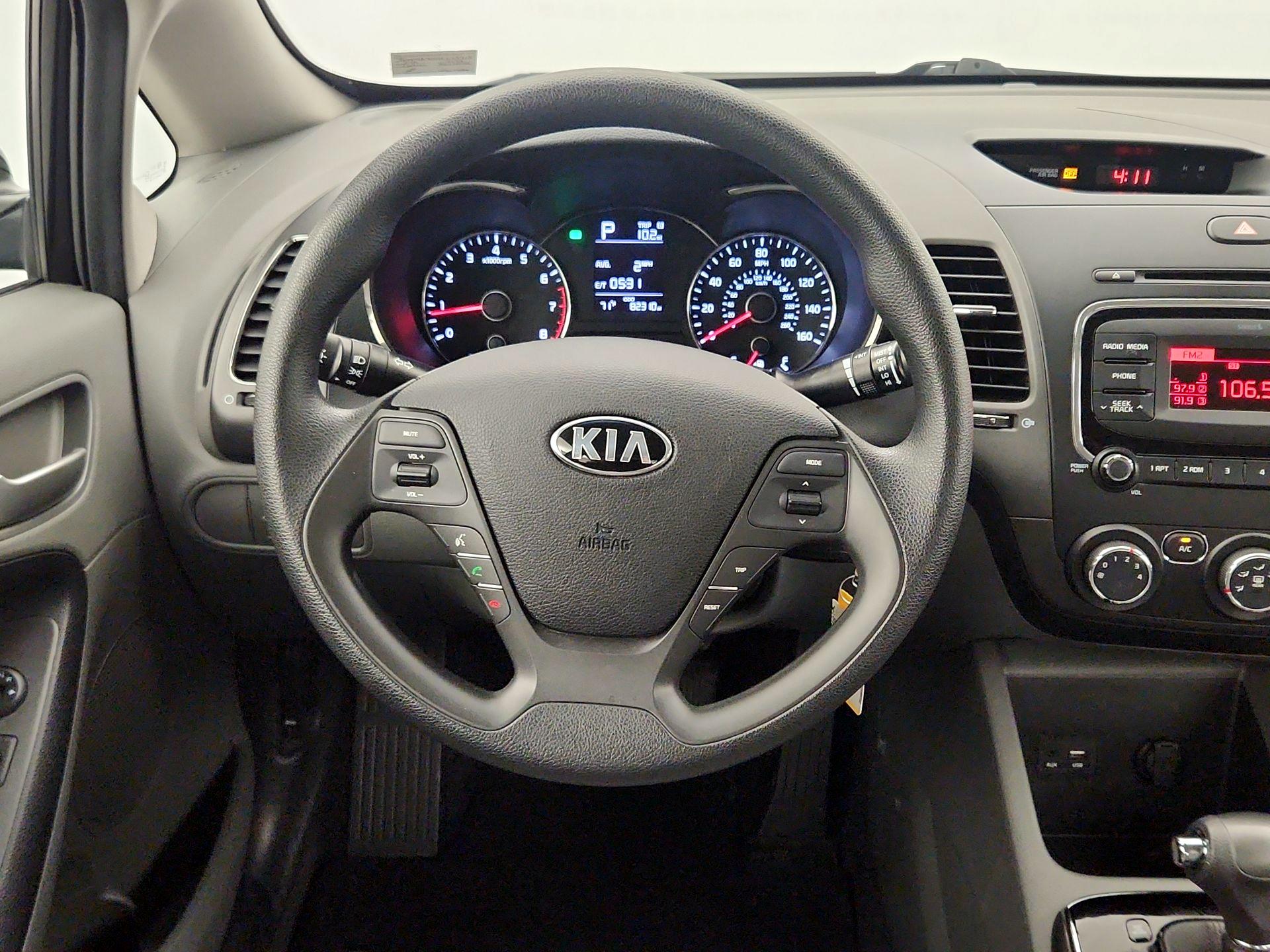 Thumbnail: 2017 Kia Forte - 10