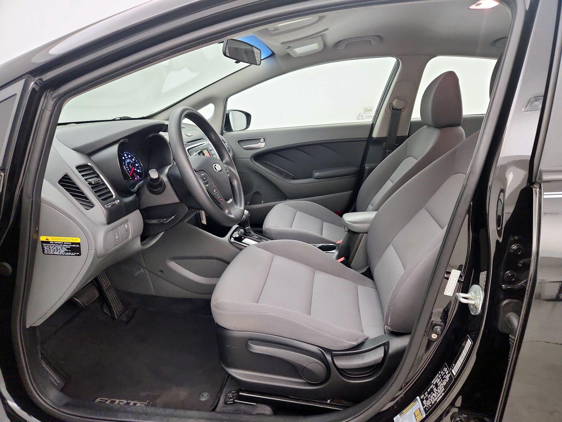 Thumbnail: 2017 Kia Forte - 11