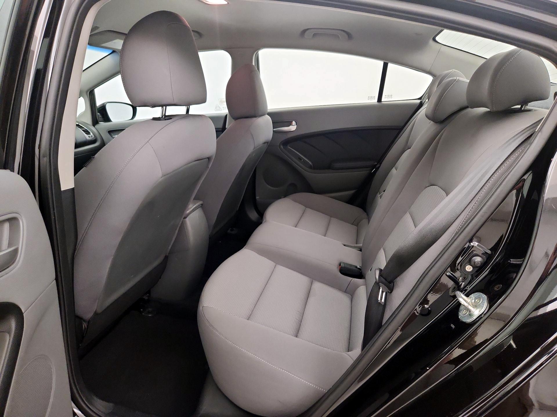 Thumbnail: 2017 Kia Forte - 18